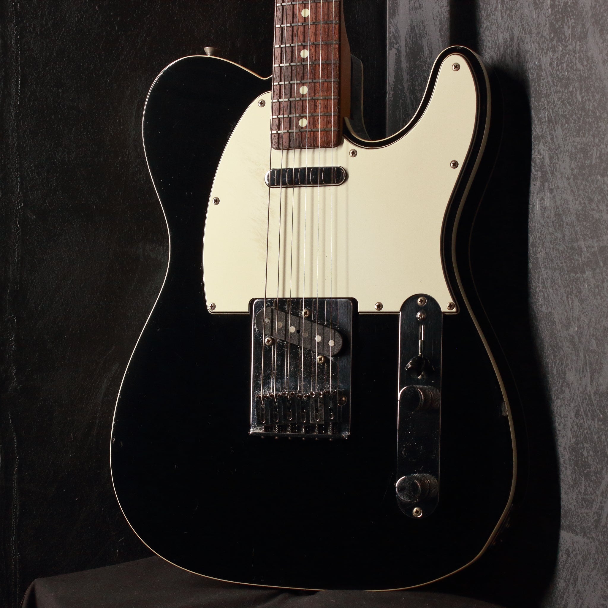 Fender Japan '62 Telecaster TL62B-70 Black 1986 – Topshelf Instruments Fender Japan '62 Telecaster TL62B-70 Black 1986 – Topshelf Instruments
