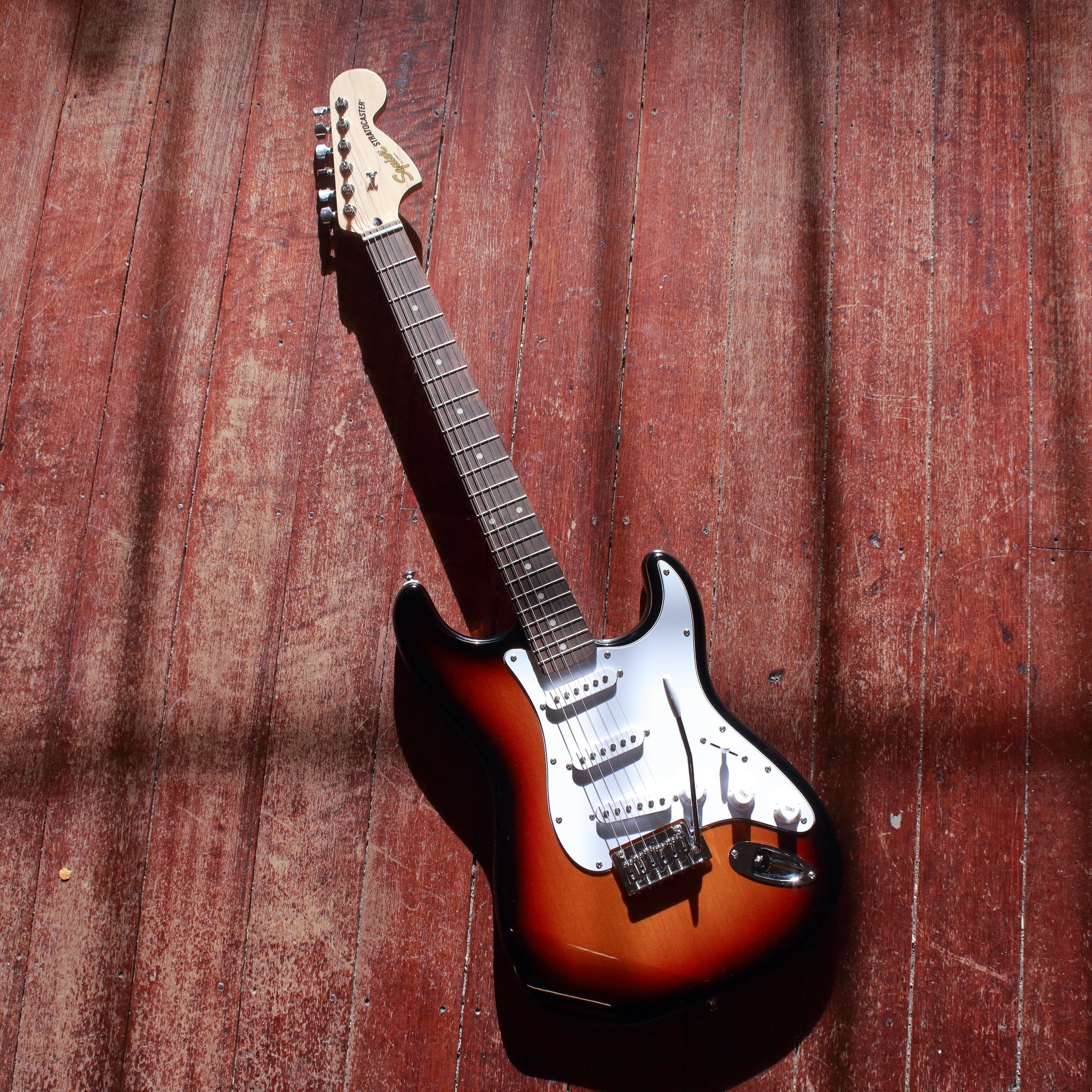 Squier Affinity Series Stratocaster Sunburst 2021 – Topshelf Instruments