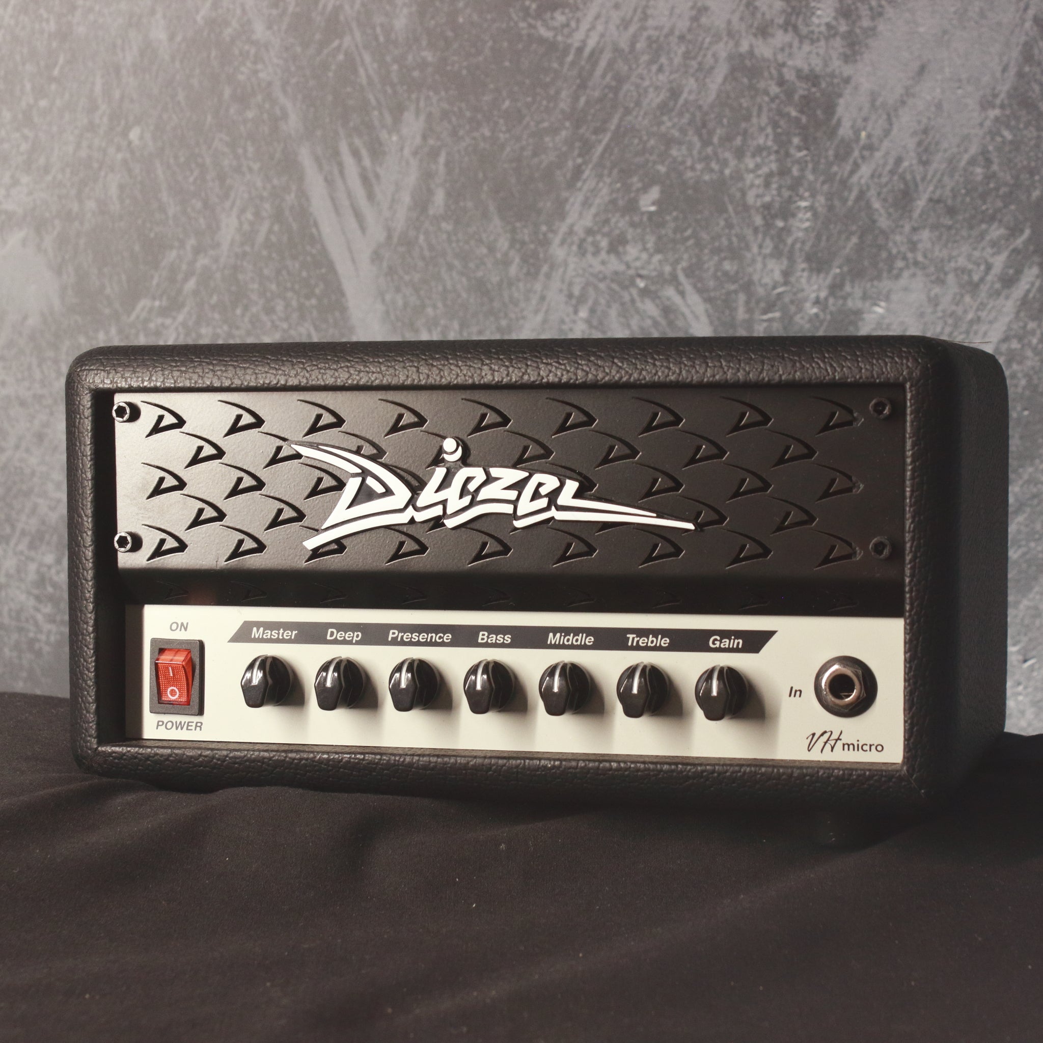 Head　Diezel　Topshelf　Guitar　VH-Micro　–　Amp　Instruments