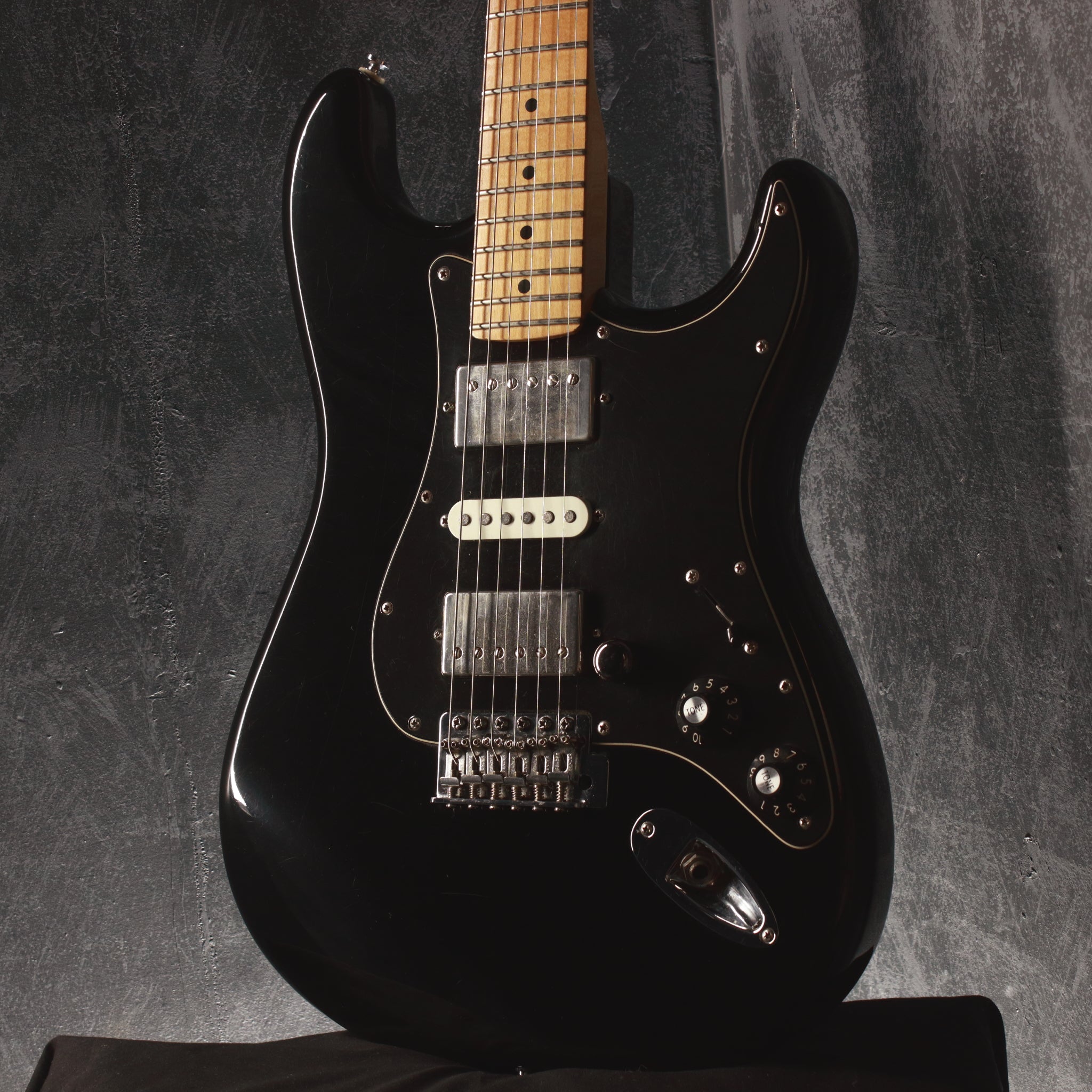 Fender Standard Stratocaster Modded Black 2010 – Topshelf Instruments