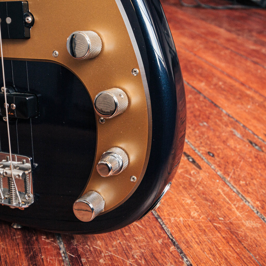 Fender Deluxe Active Precision Bass Special Navy Blue Metallic 2014