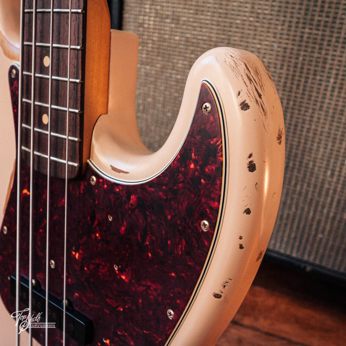 Fender Flea Jazz Bass Faded Shell Pink 2024