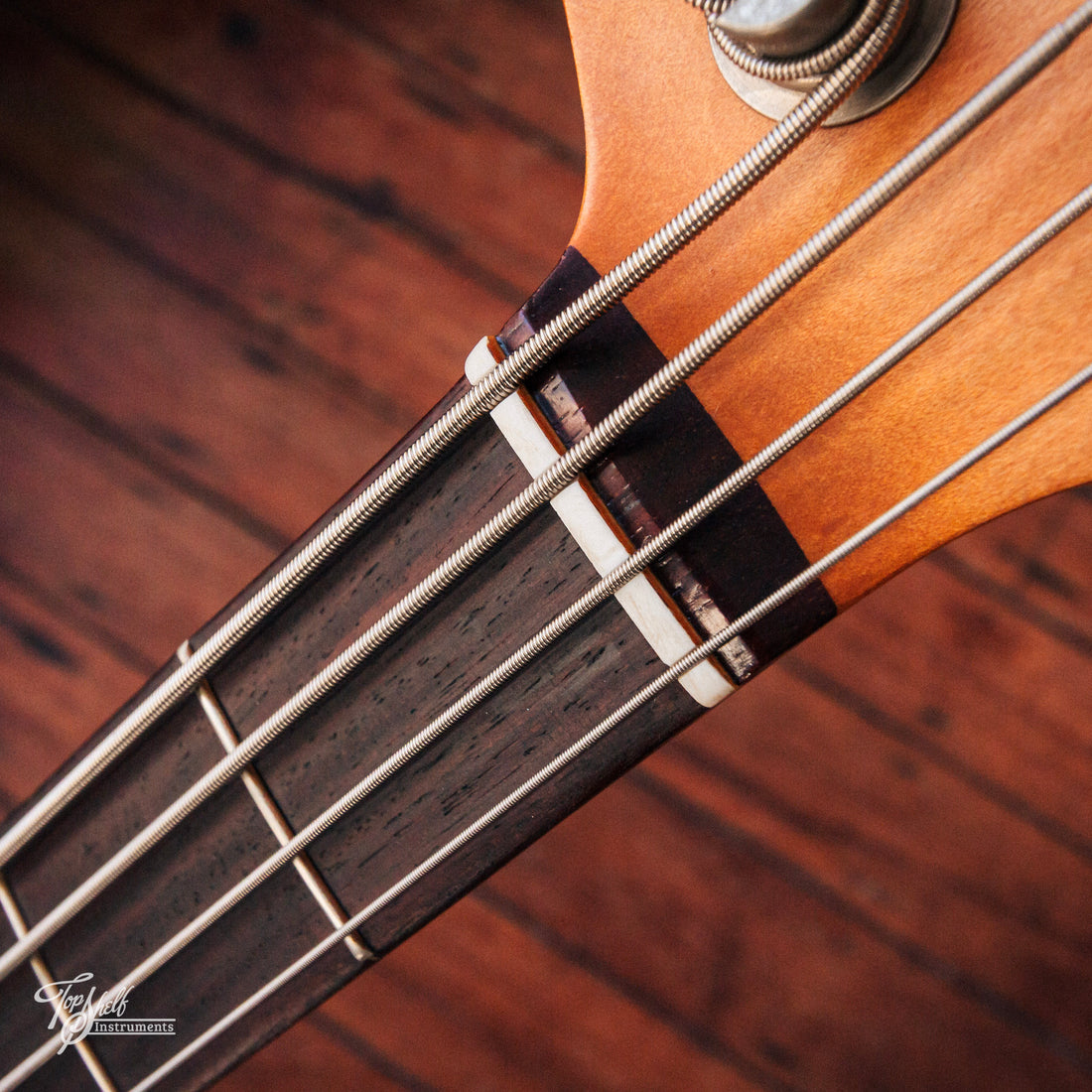 Fender Flea Jazz Bass Faded Shell Pink 2024