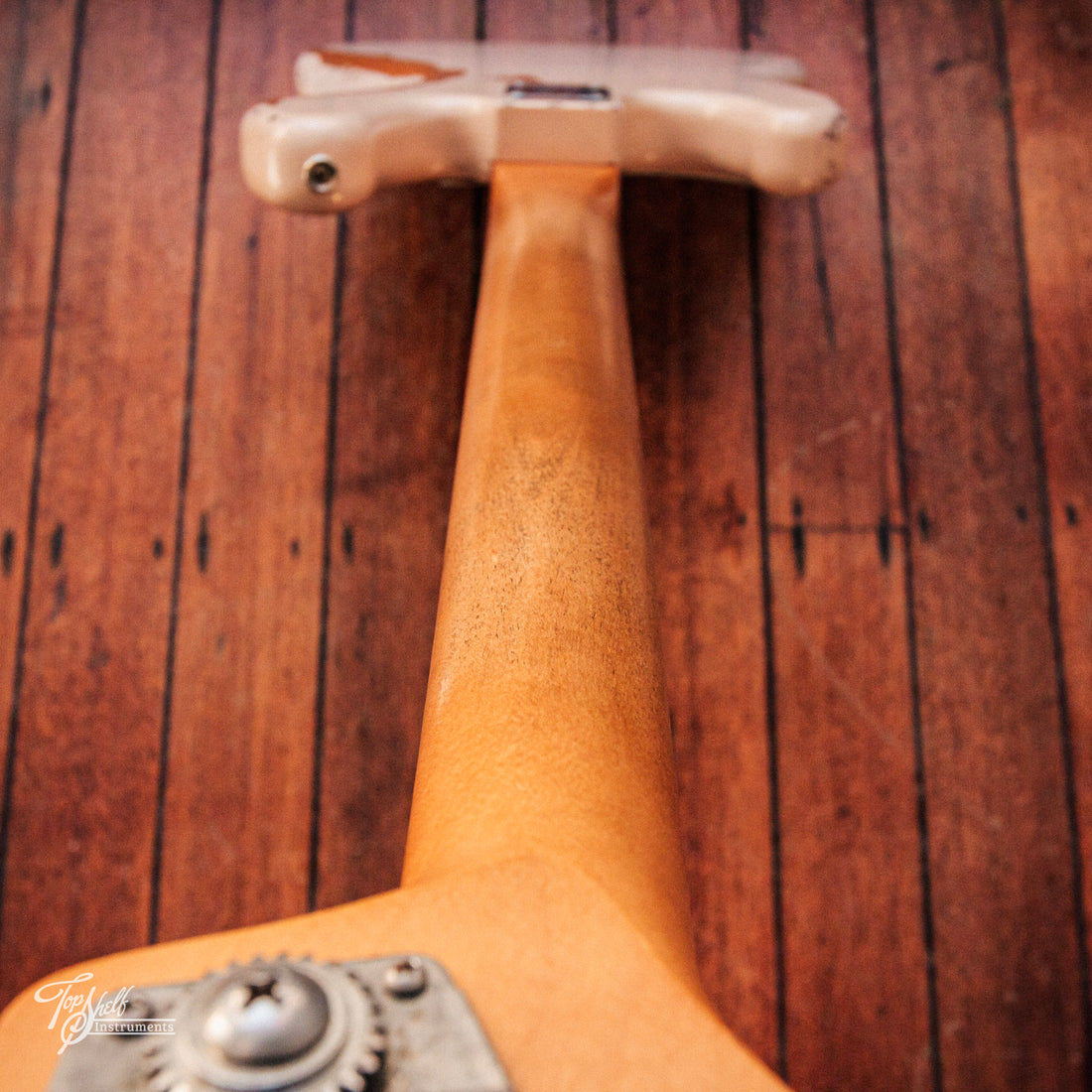 Fender Flea Jazz Bass Faded Shell Pink 2024