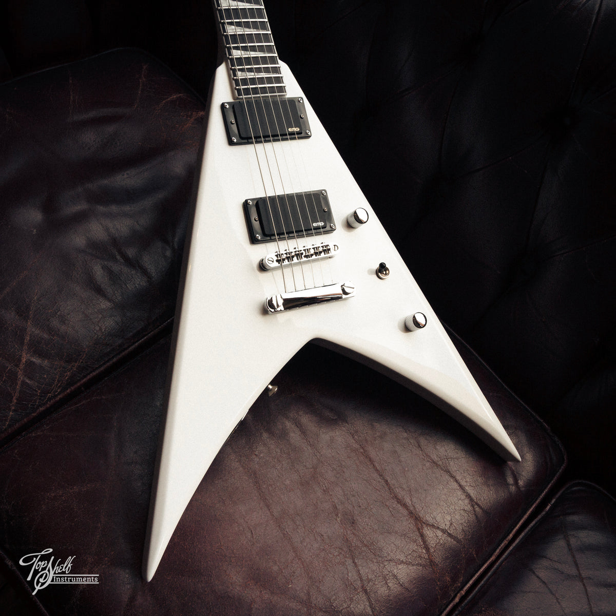 Jackson Pro Series King V KVTMG Snow White 2023 – Topshelf Instruments