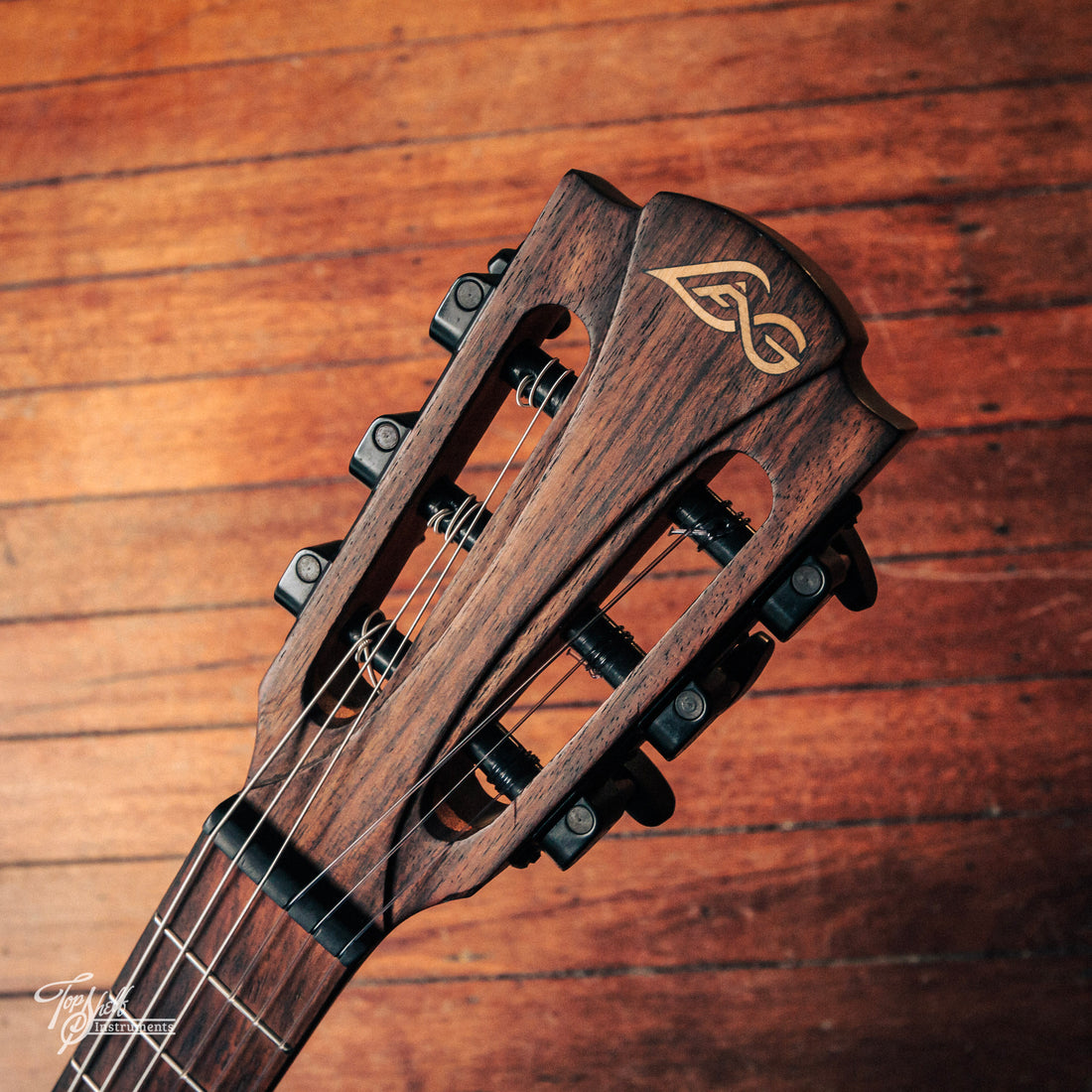LAG Tramontane TN300A14SCE Classical Acoustic/Electric Natural Satin 2011
