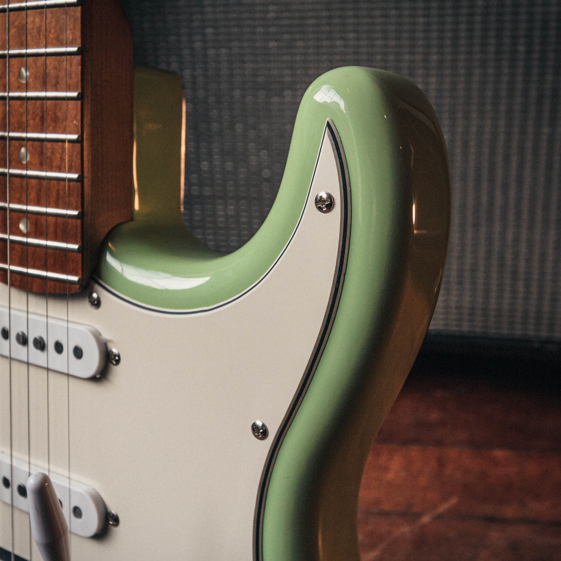 Tyma  E7 Smart Guitar Lime Green 2023