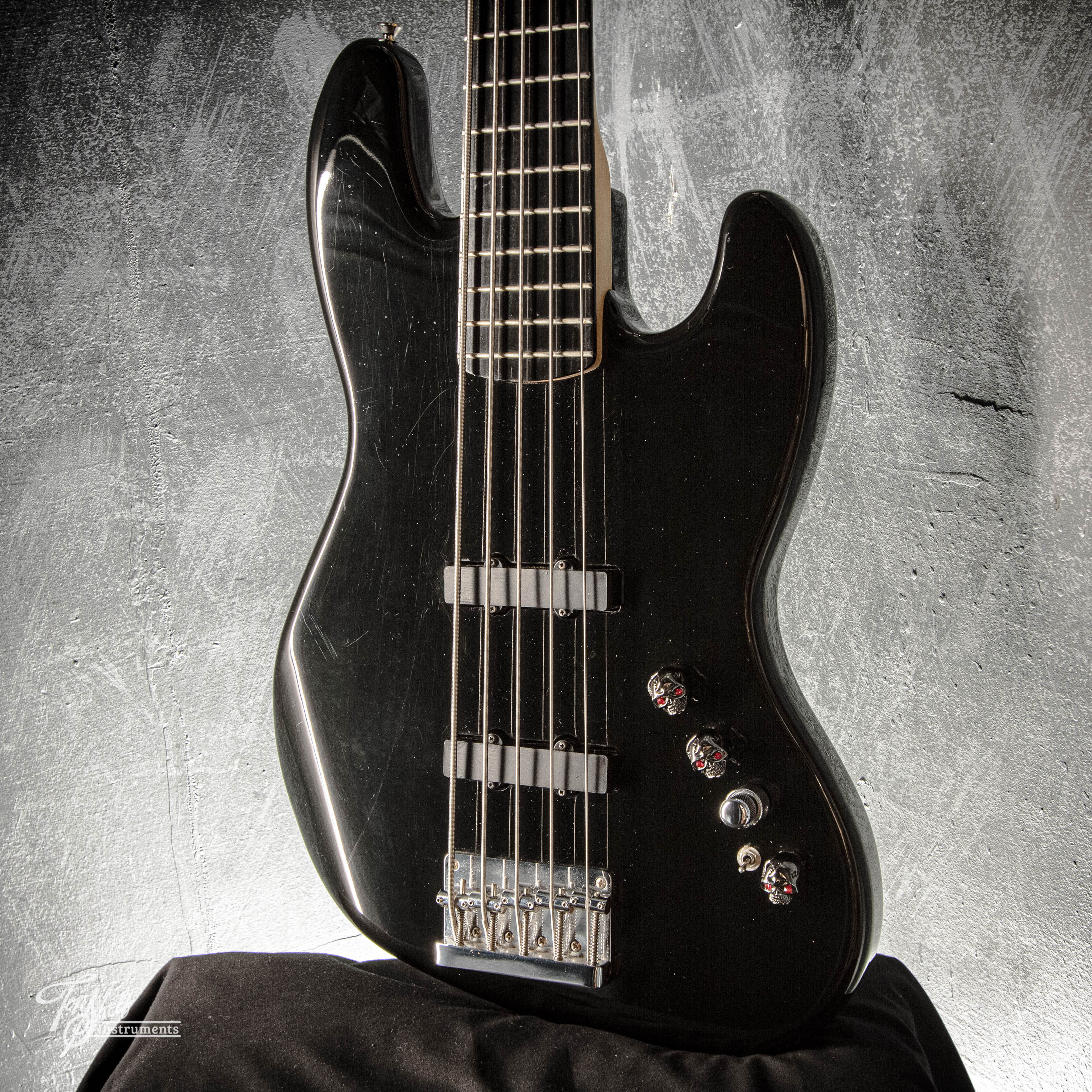 Squier Jazz Bass digo PR839 Black