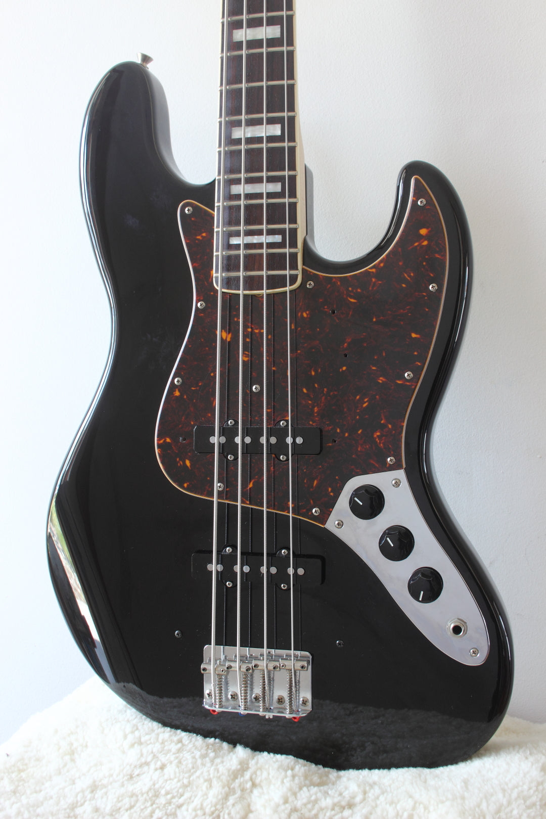 Fender Japan '75 Reissue Jazz Bass JB75-90US Black w/ Matching Headsto –  Topshelf Instruments