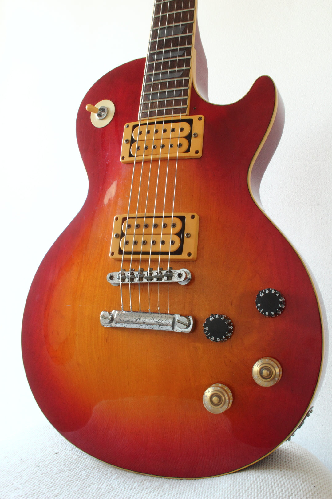 Yamaha Studio Lord SL550 Red Sunburst 1976 – Topshelf Instruments