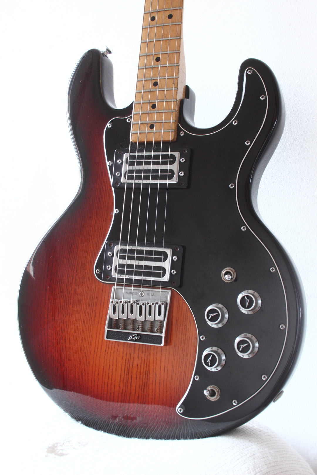Peavey T-60 Sunburst 1984 – Topshelf Instruments