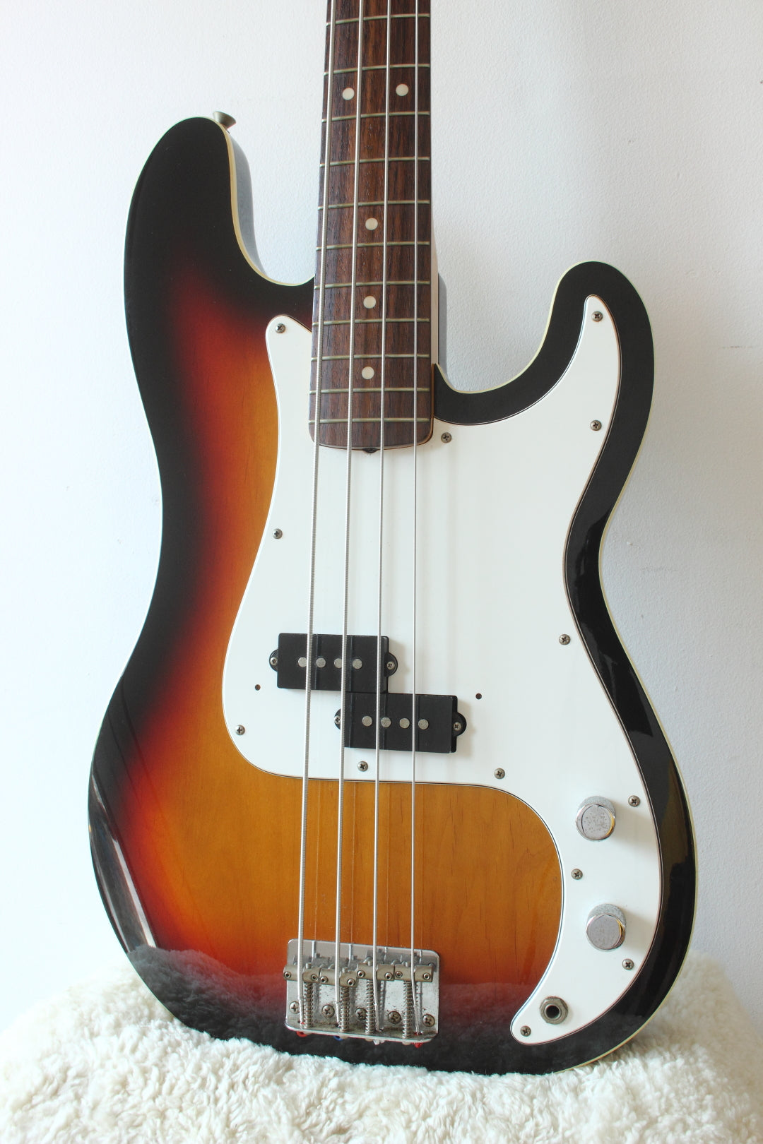 Fender Japan '62 Reissue Precision Bass PB62B Bound Sunburst