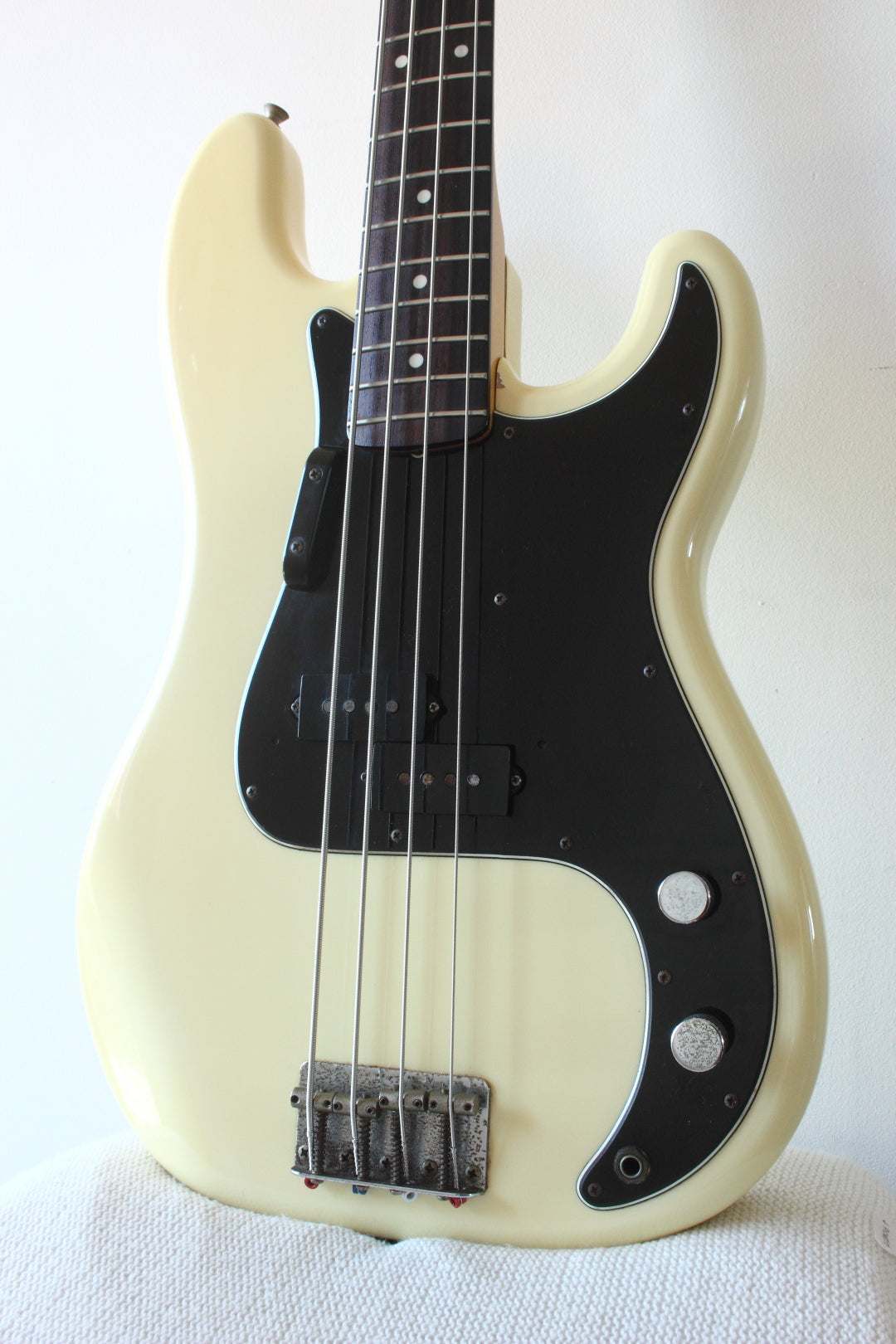 Fender Japan '70 Reissue Precision Bass PB70-70US Olympic White