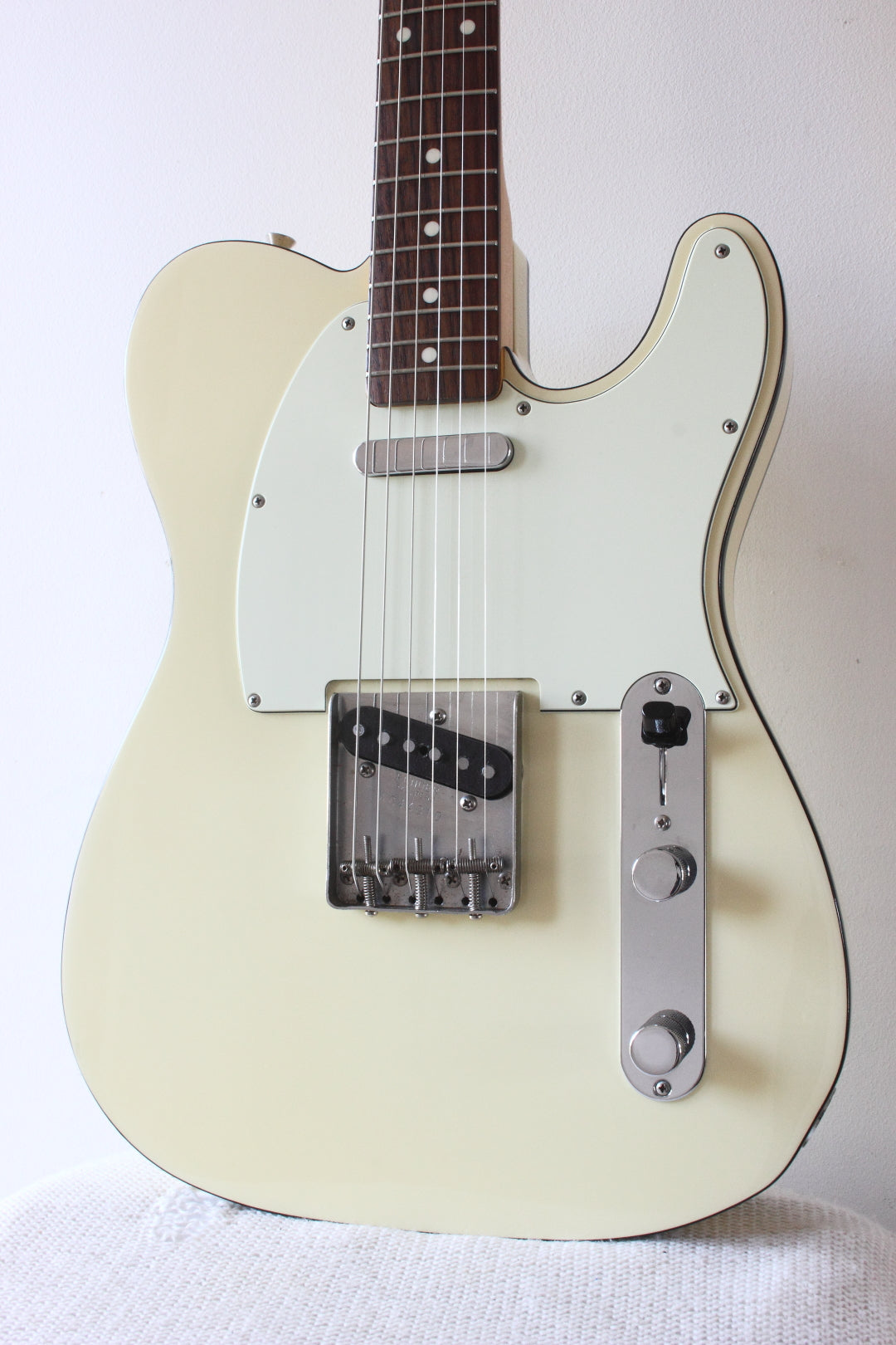Fender Japan '62 Reissue Telecaster TL62B-75TX Bound Vintage White