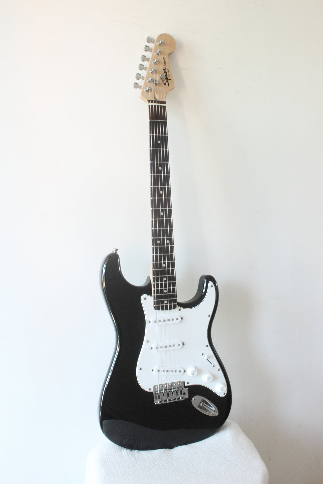 Squier Affinity Series Strat Modded Black 2005 – Topshelf Instruments