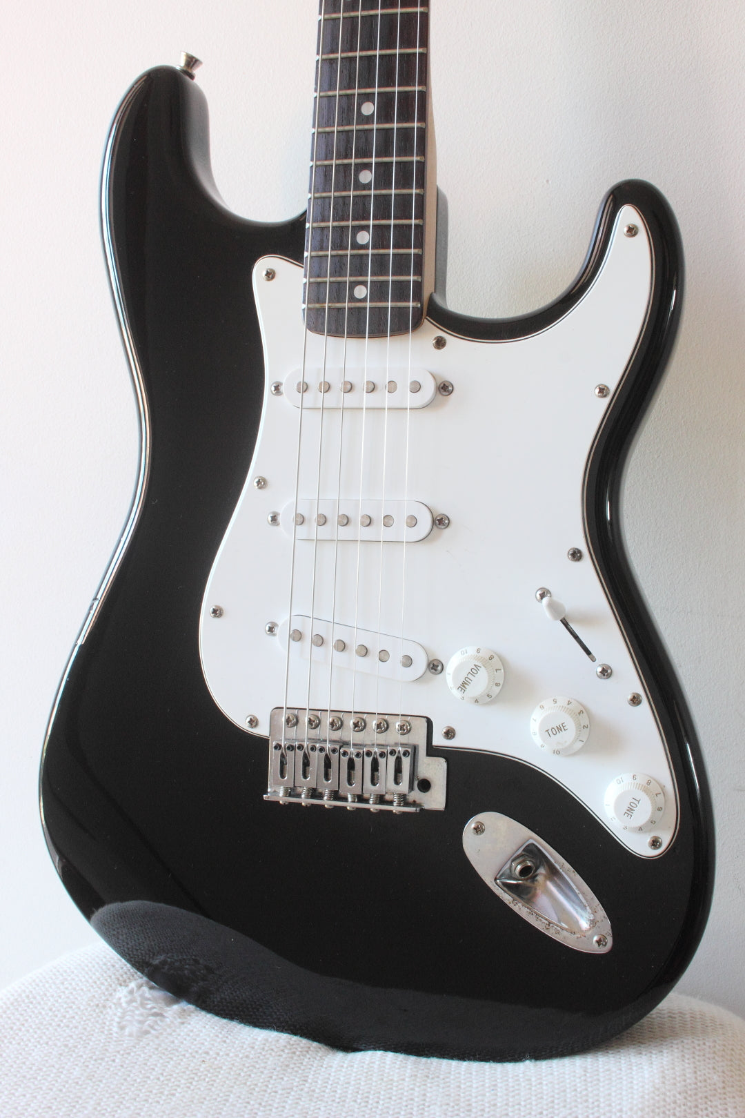 Squier Affinity Series Strat Modded Black 2005 – Topshelf Instruments