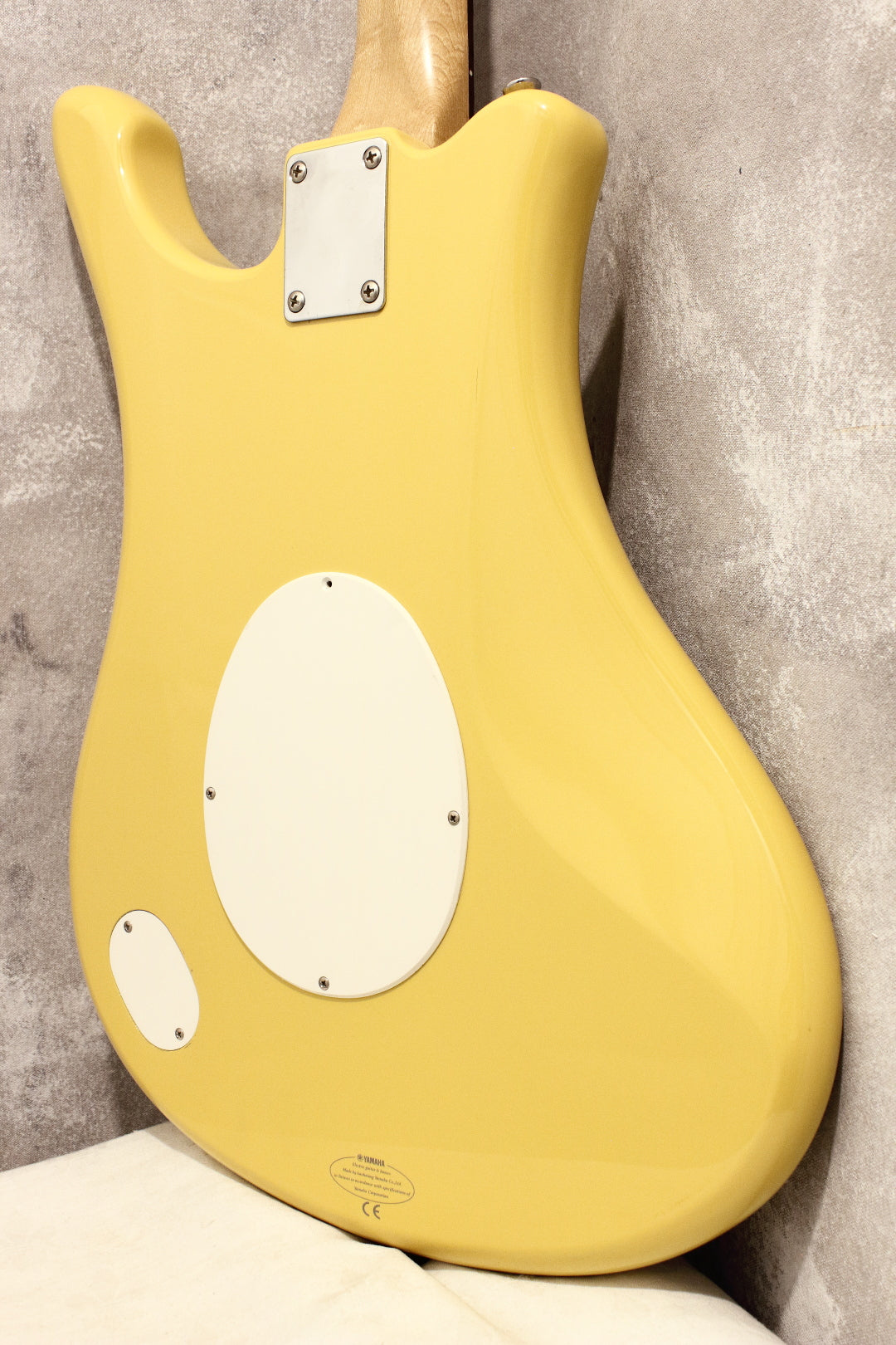Yamaha SGV300 Flying Samurai Banana Yellow 2000 – Topshelf Instruments