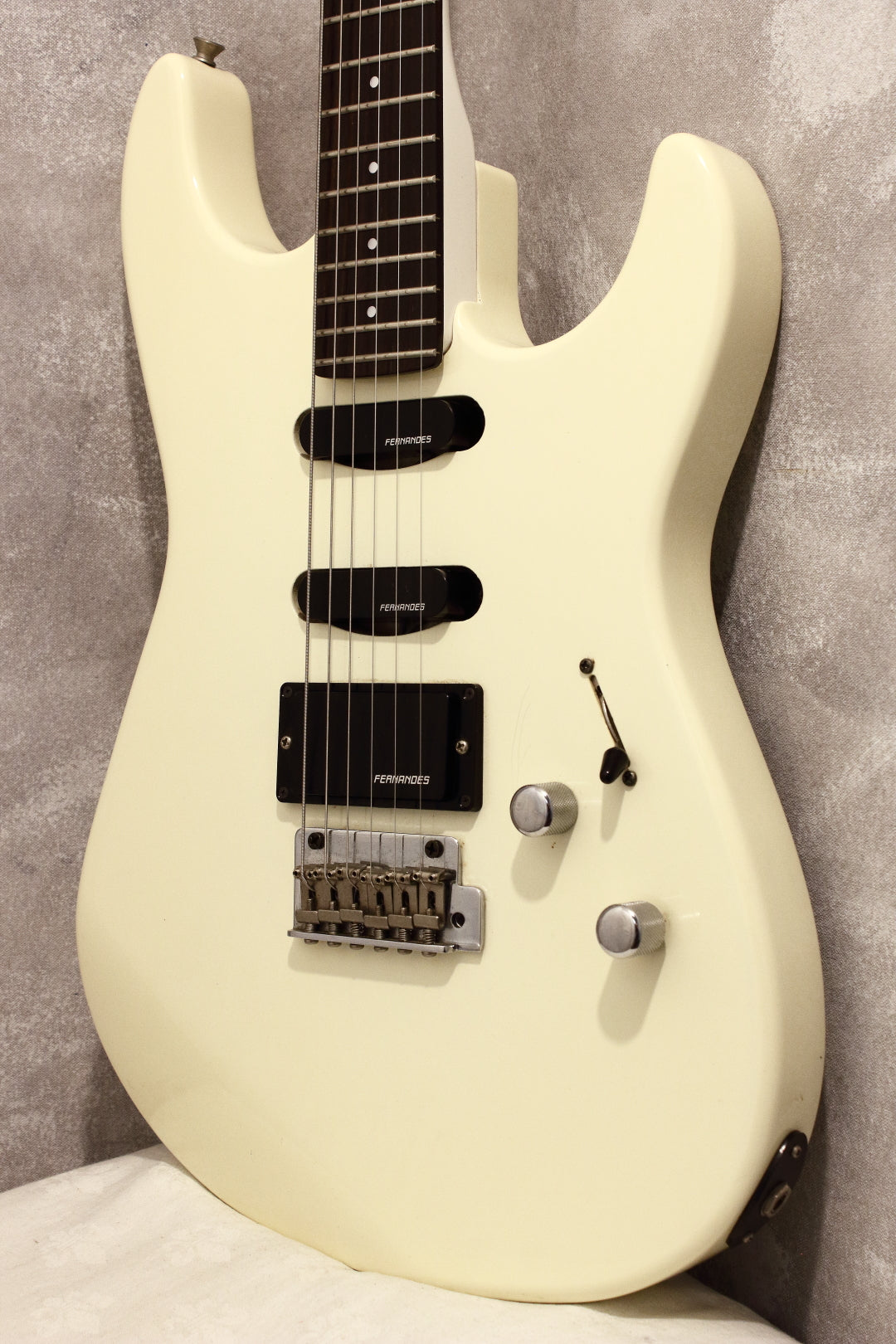 Fernandes The Function SSH-40 White 1991 – Topshelf Instruments