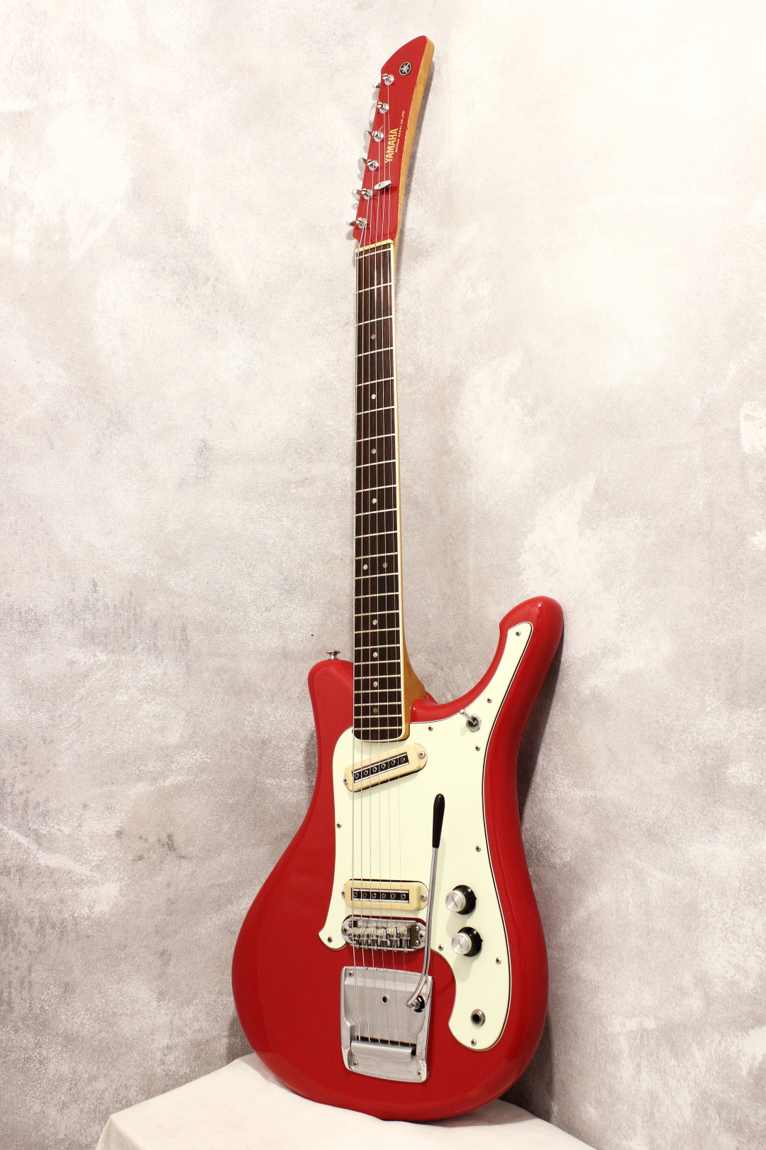 Yamaha SG 2a 1960’s Yamaha SG-2A Solid Body Electric Guitar (1968) | RetroFret