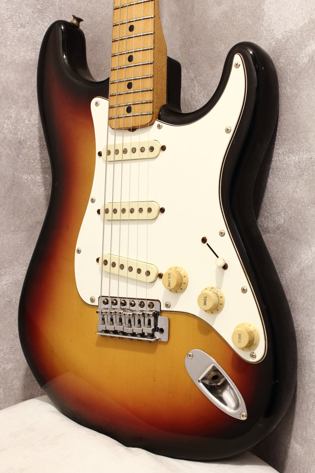 Aria Pro II ST-400 Stagecaster Sunburst 1978 – Topshelf Instruments