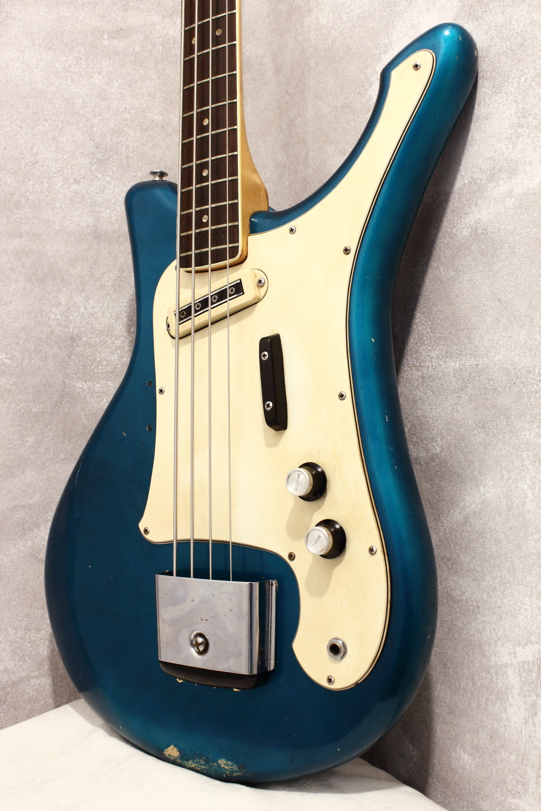 Yamaha SB2A Flying Samurai Bass Pearl Blue 1967 – Topshelf Instruments