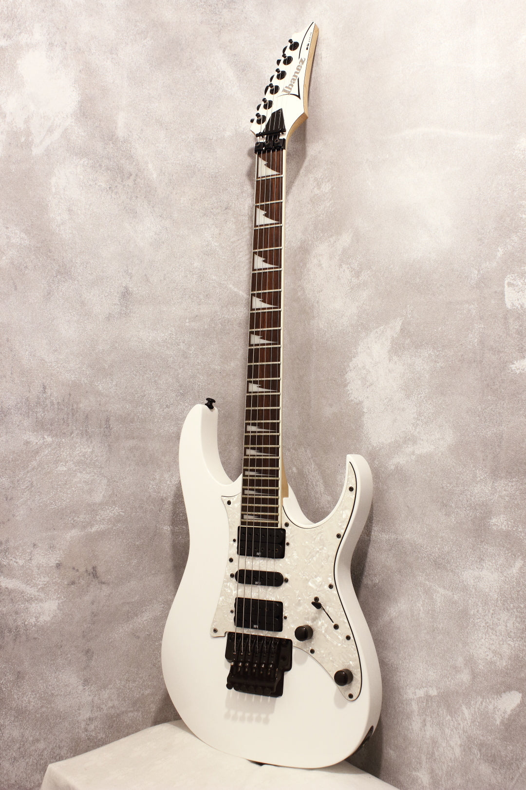 Ibanez RG350DX Snow White 2006 – Topshelf Instruments