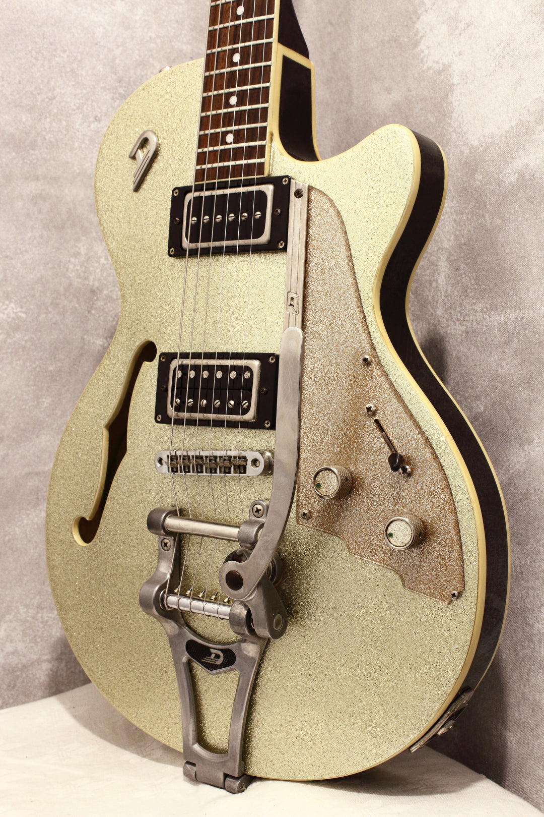 Duesenberg Starplayer TV Silver Sparkle 2000 – Topshelf Instruments