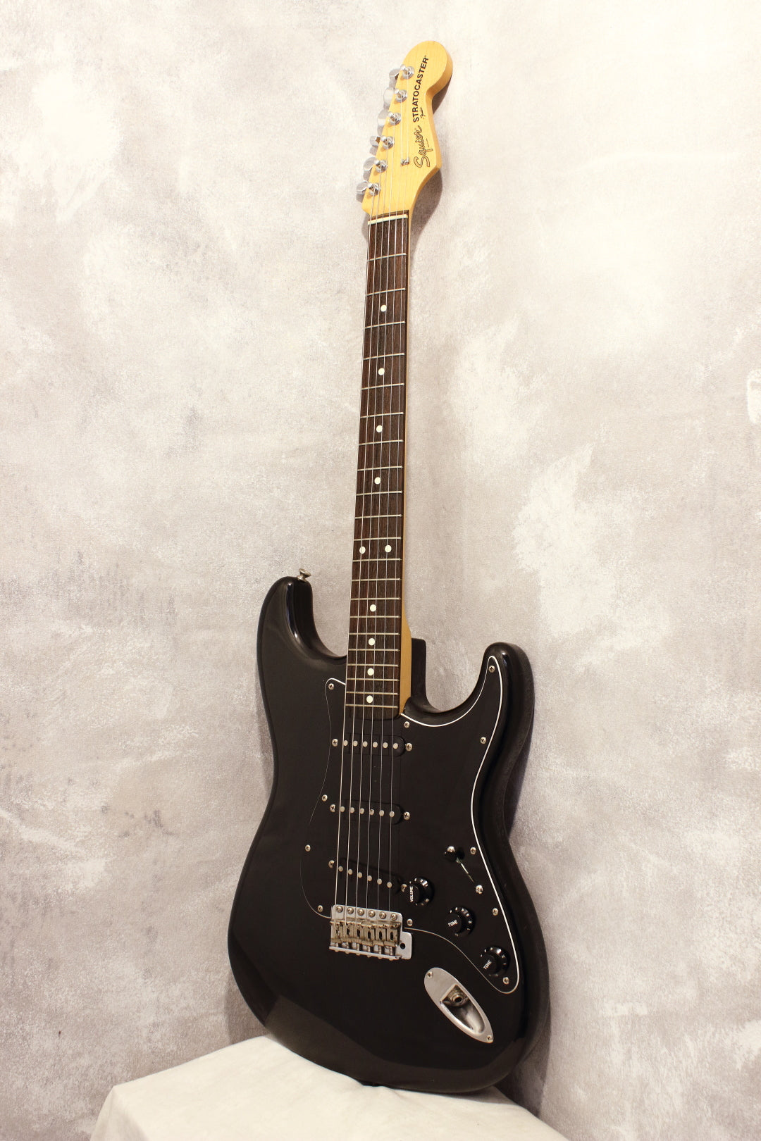 Squier Japan Stratocaster SST30 Black 1987 – Topshelf