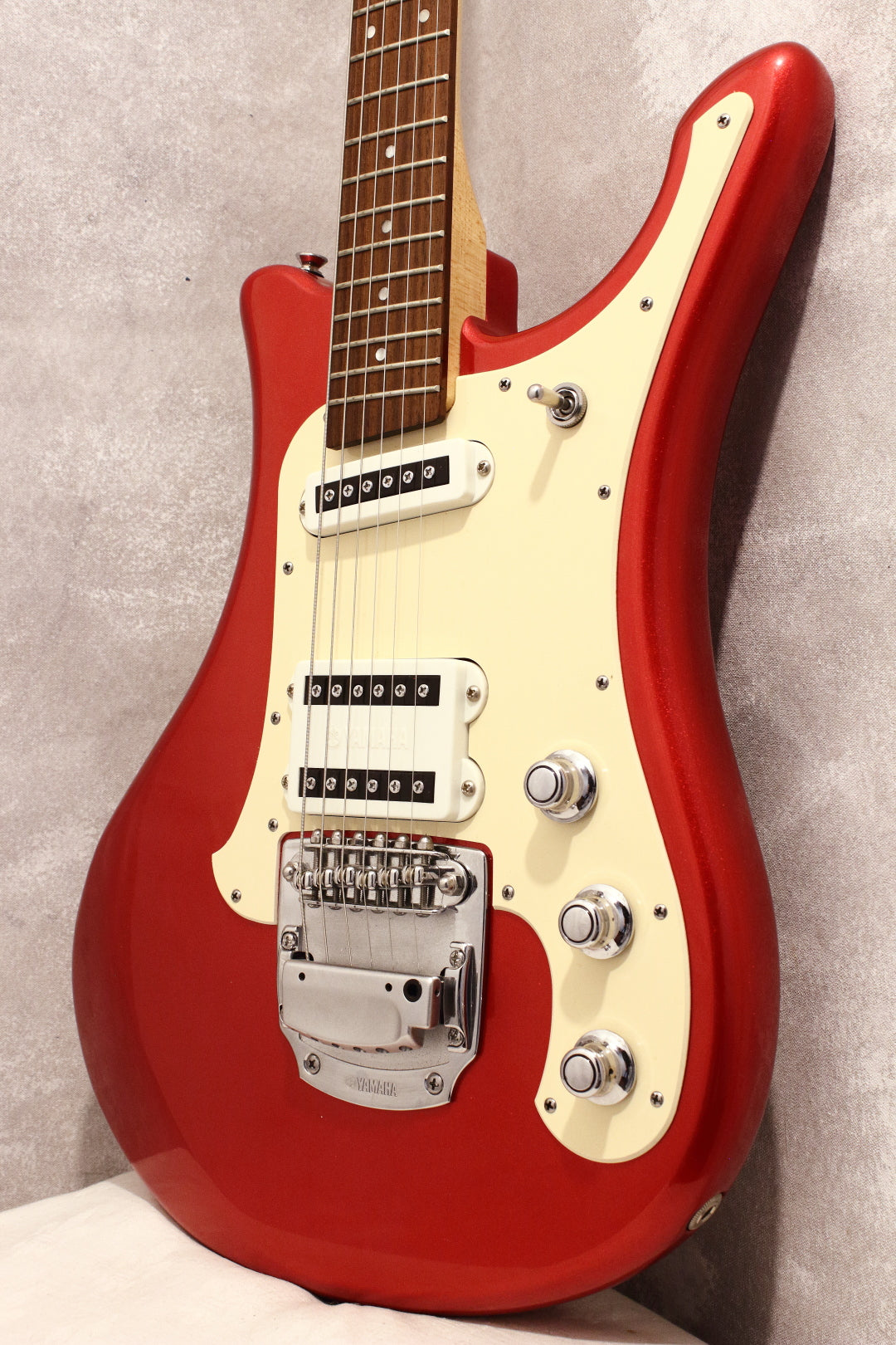 Yamaha SGV300 Flying Samurai Candy Apple Red 2002 – Topshelf