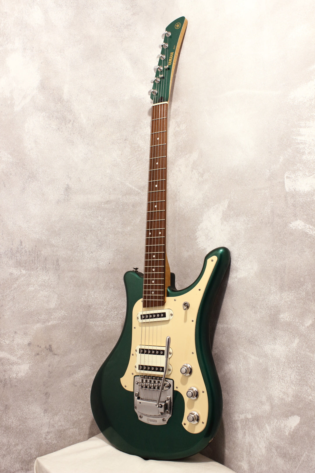 ギター YAMAHA SGV300 Pearl Green Flying Samurai Yamaha SGV300 Flying Samurai Pearl Green 2000 – Topshelf