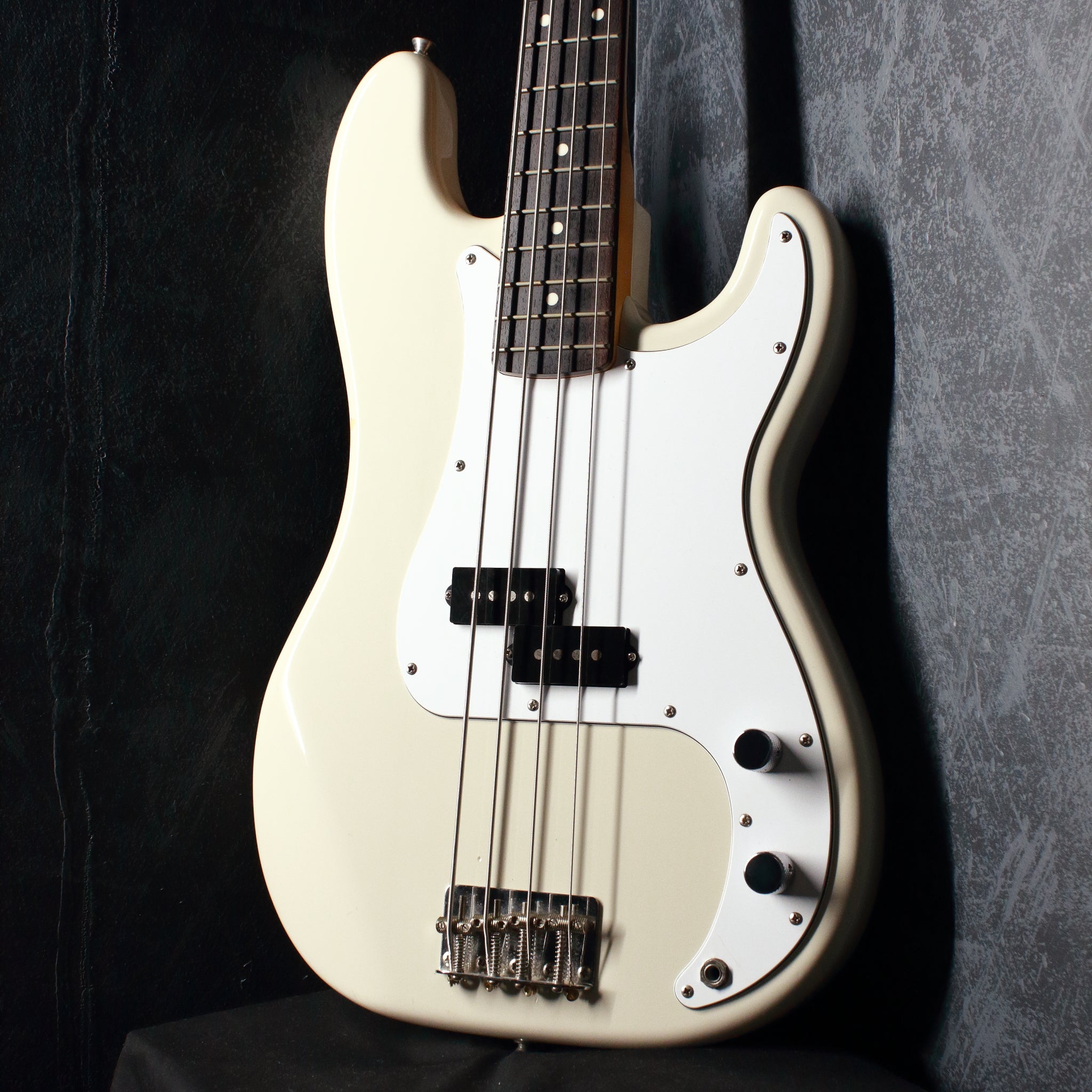 Cool Z ZPB-10R Vintage White 2016 – Topshelf Instruments