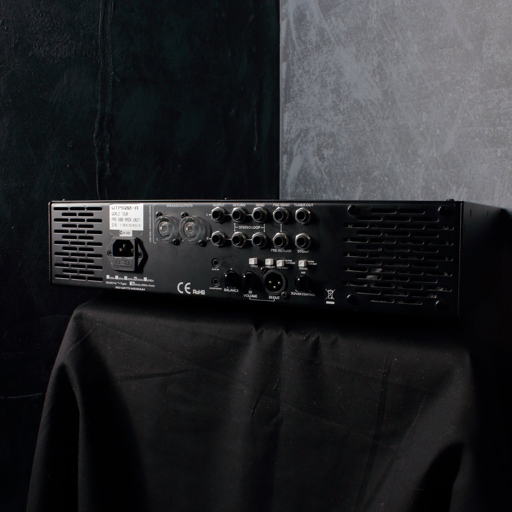 Eden World Tour Pro 600 Rack Unit Bass Amp Head (WTP600-A) 2016