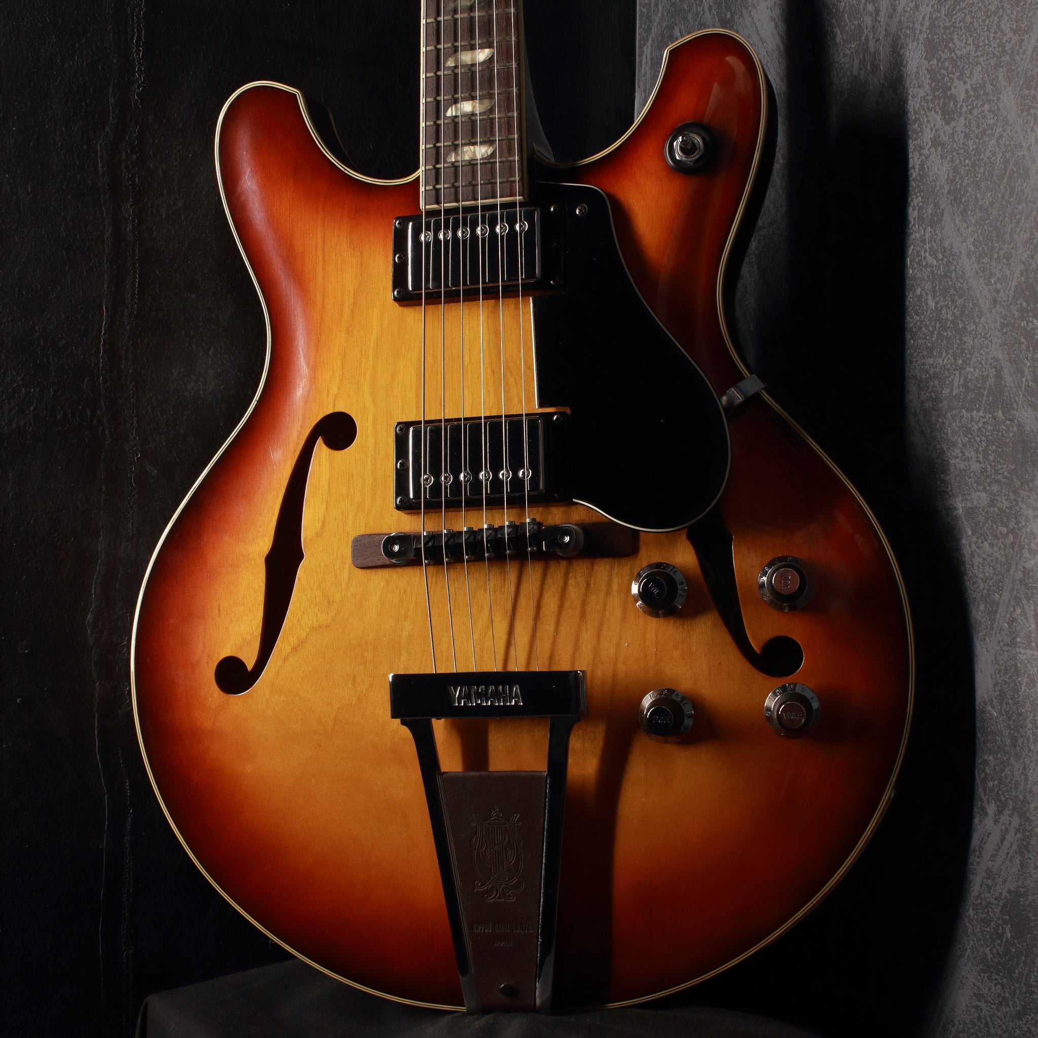 Yamaha SA-60 Semi Hollow Sunburst 1974 – Topshelf Instruments