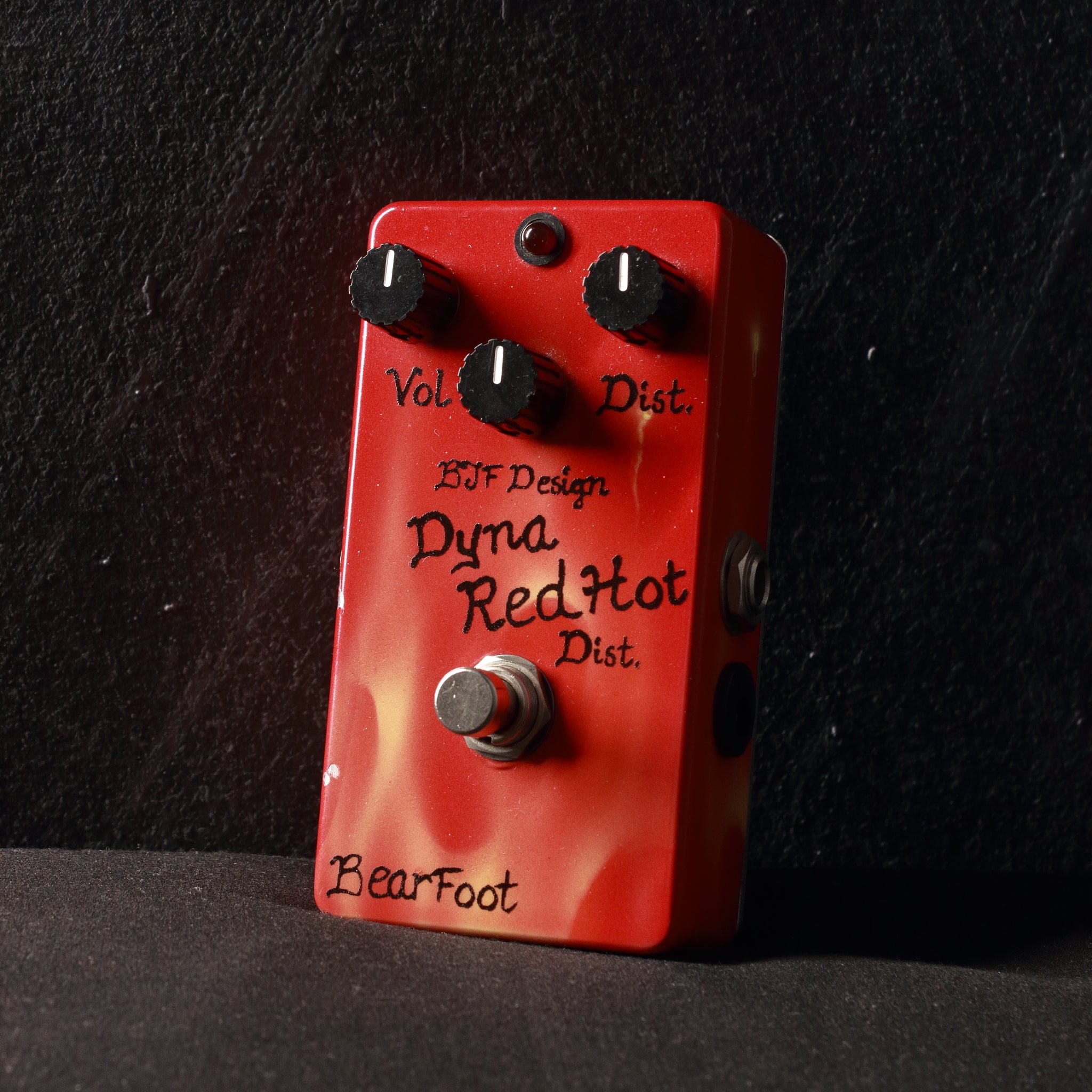 Bearfoot FX Dyna Red Hot Distortion Pedal – Topshelf Instruments