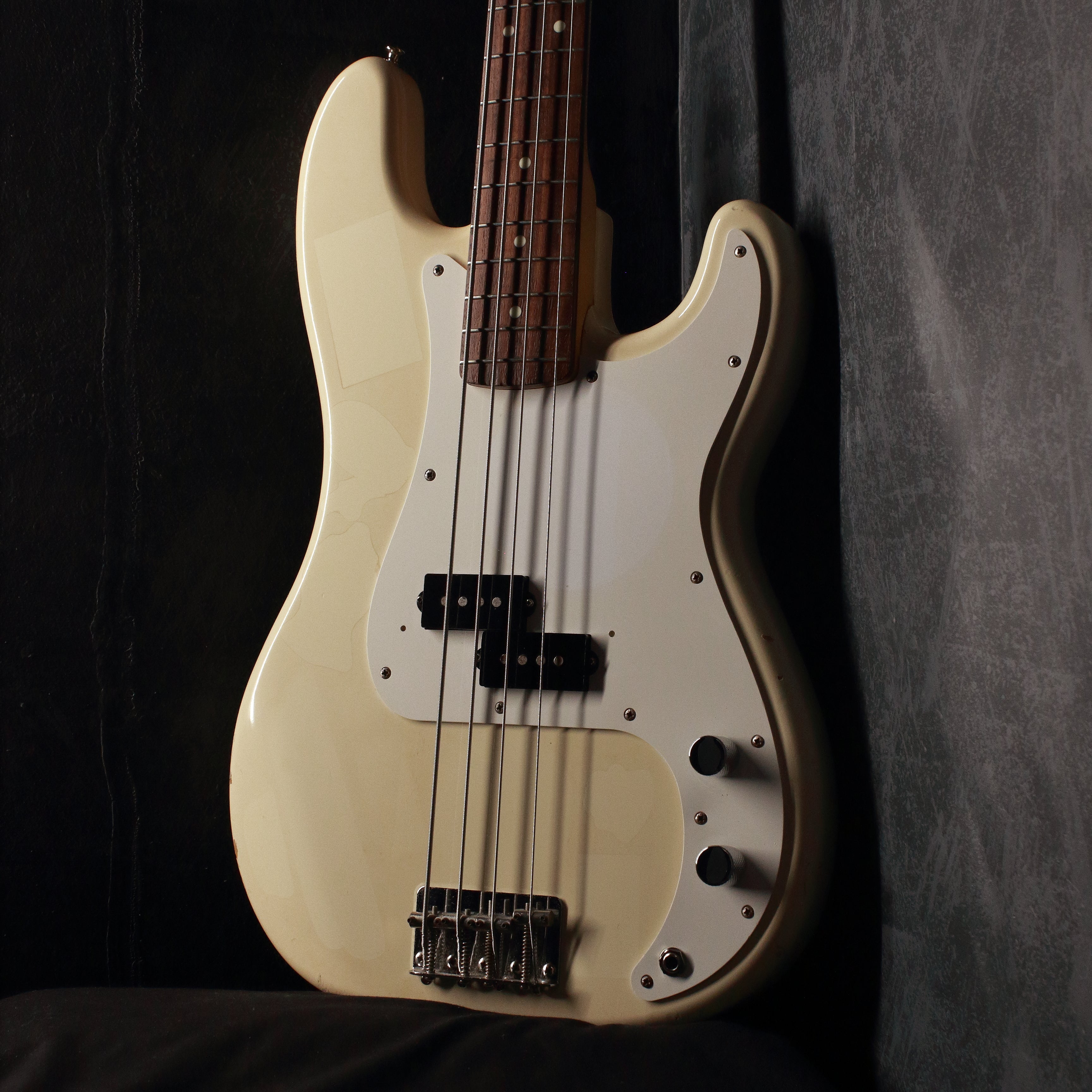 Fender Japan Standard Precision Bass PB-43J Vintage White