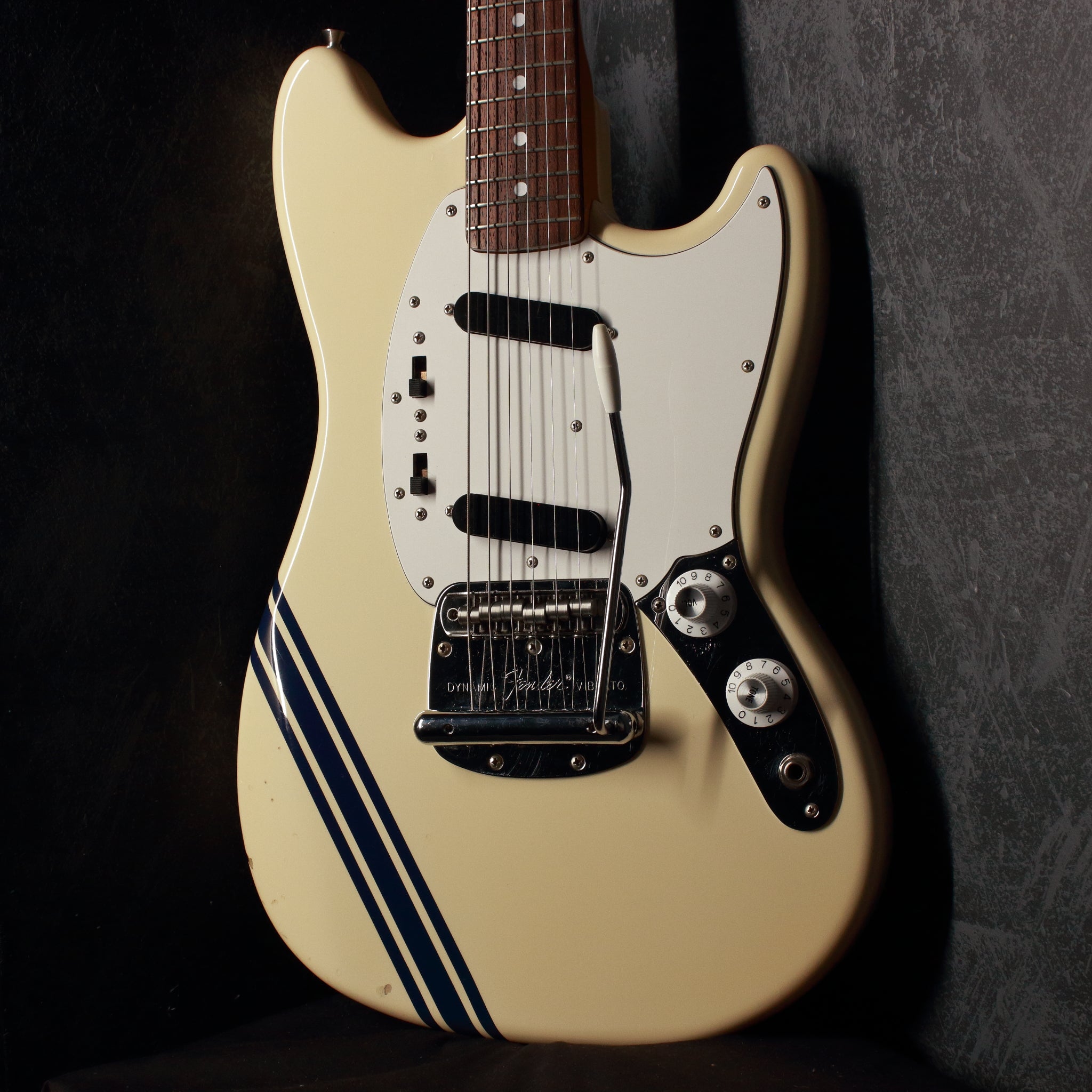 Fender '73 Mustang MG73-CO Competition White 2006 – Topshelf