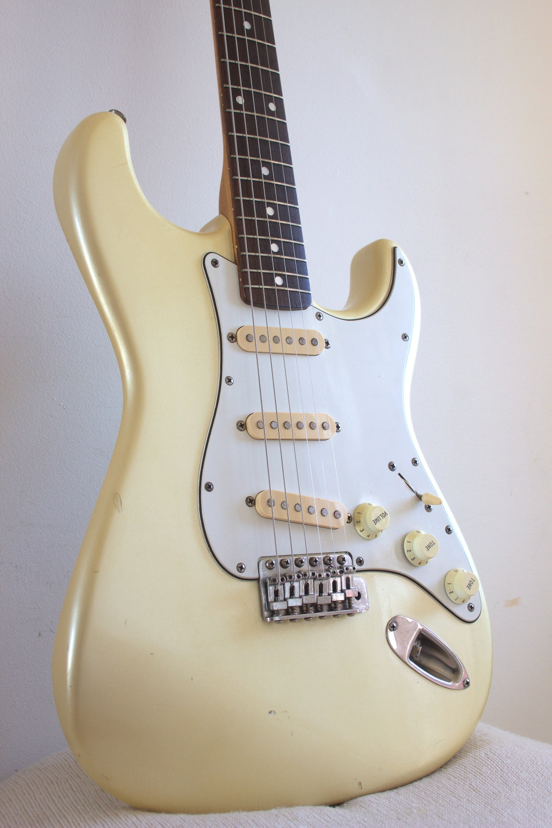 Fender Japan '72 Reissue Stratocaster ST72-70R Frosted White JV