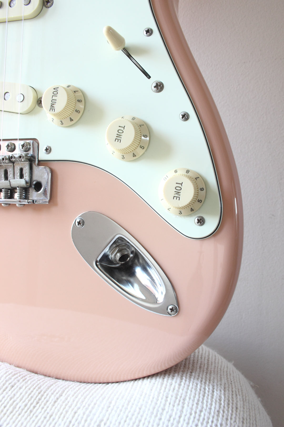 Fender Japan '62 Reissue Stratocaster Shell Pink ST62 2013