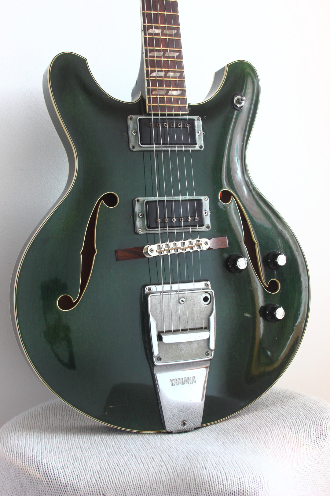 ジャパン　ビンテージ　1969製　YAMAHA ヤマハ　SA-50 Yamaha SA-50 Hollow Body Dark Green 1969 – Topshelf Instruments