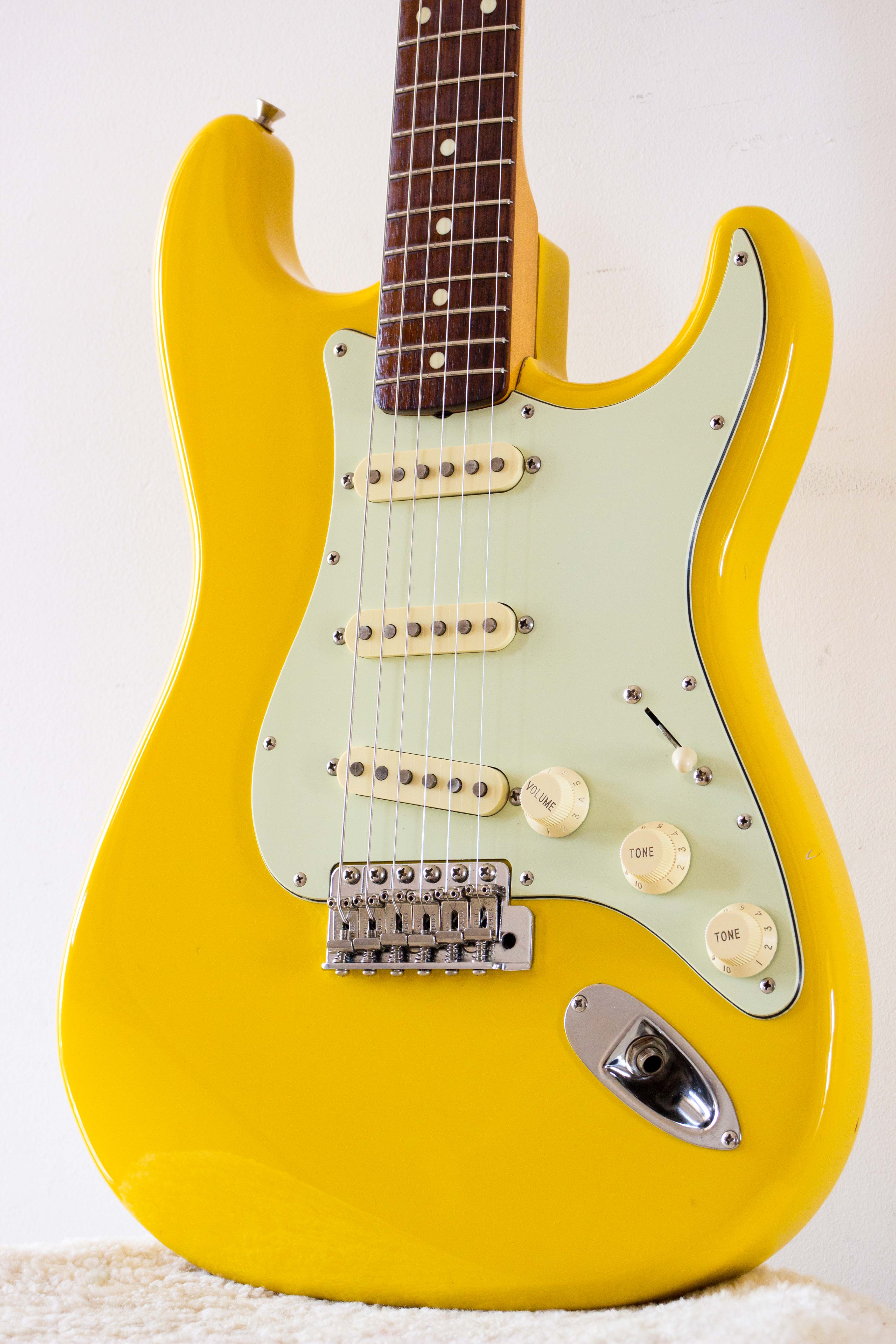格安最新品Fender Japan ST62-70TX RYL Rebel Yellow フェンダー ジャパン ストラトキャスター イエロー レアカラー フェンダー