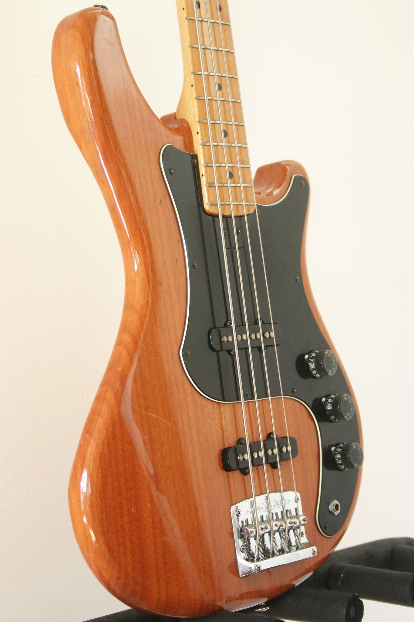 Used Yamaha SB600 Super Bass Natural Nato 1977 – Topshelf Instruments