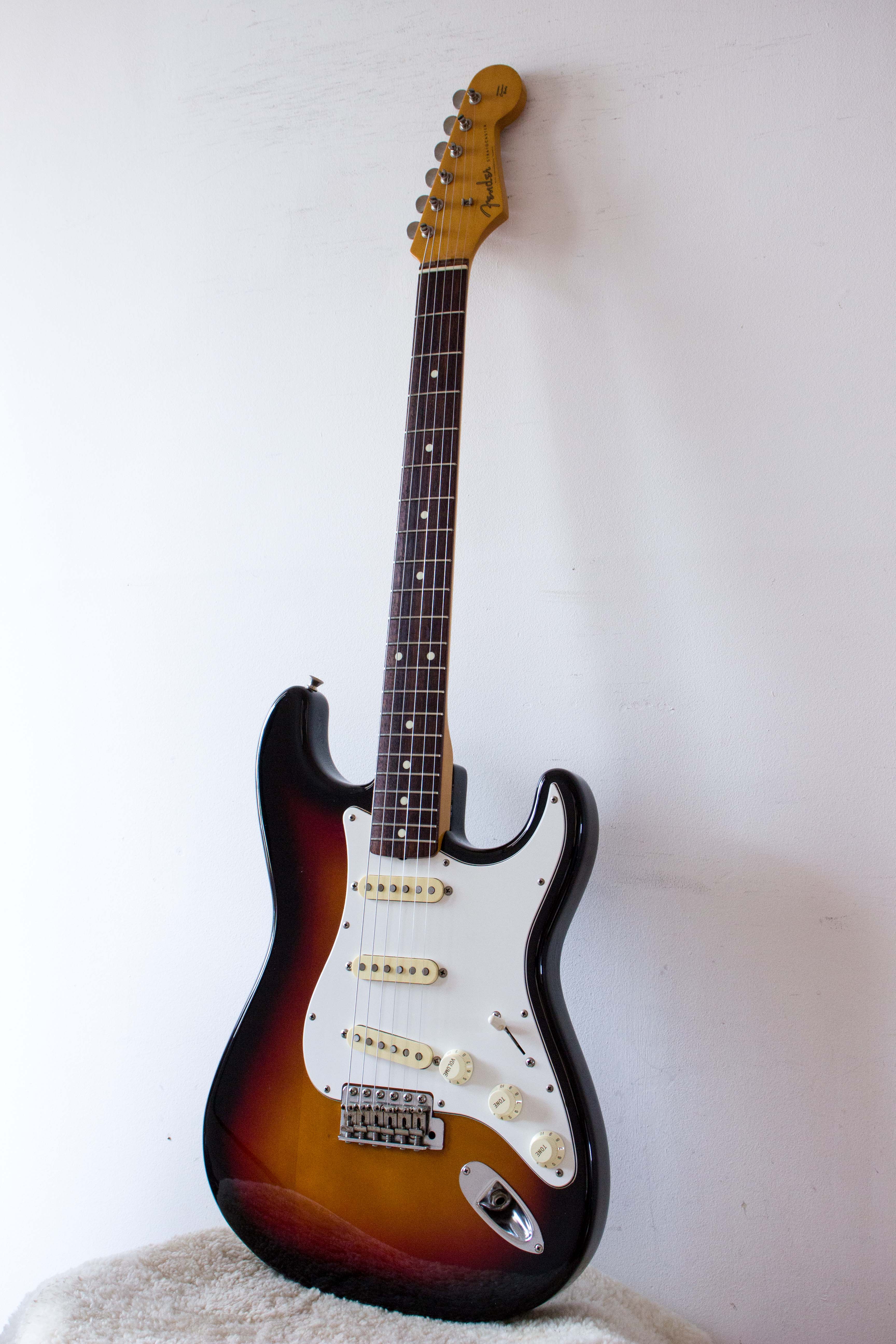 Fender japan ST62−53 crafted in japan-