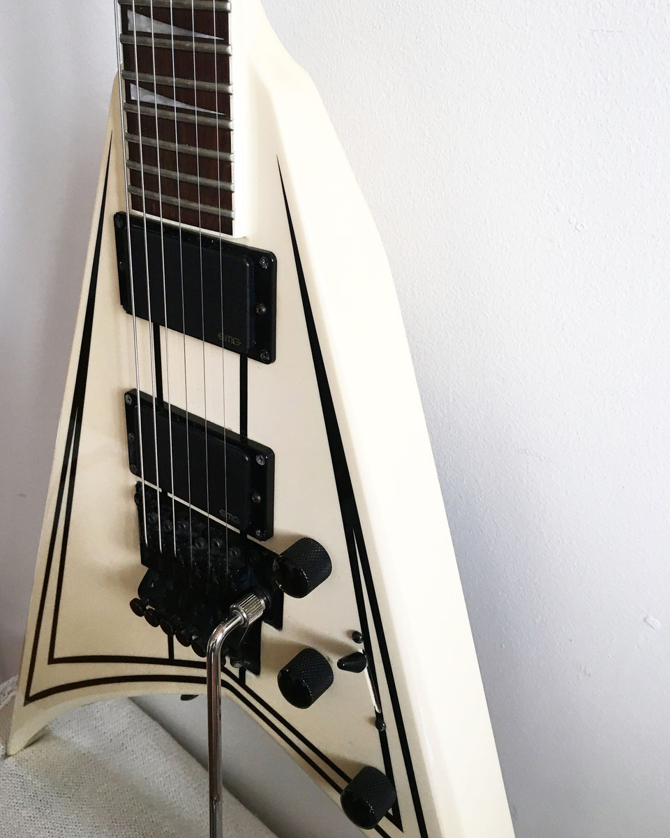 Used Jackson RRXMG Randy Rhoads V Snow White – Topshelf Instruments