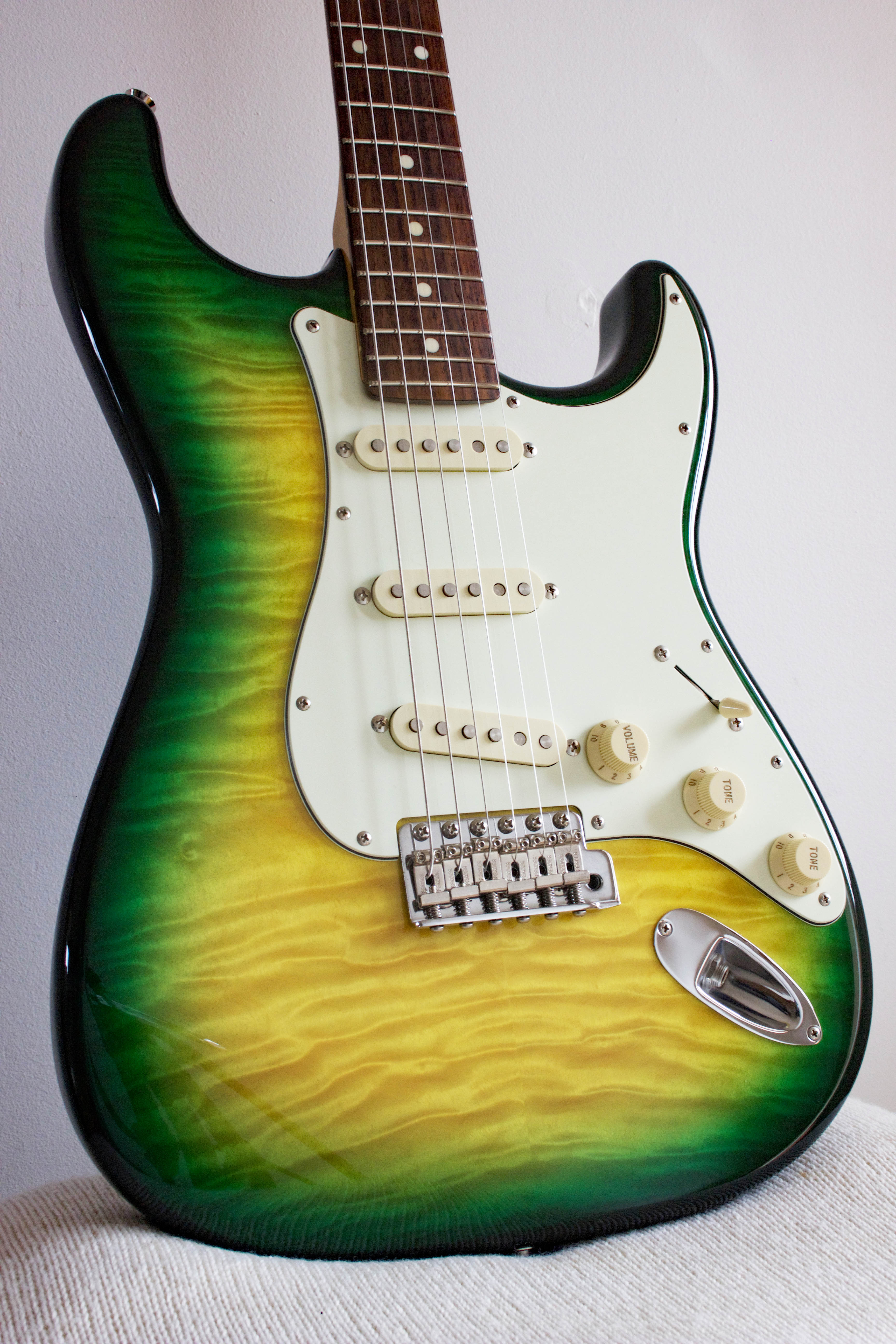亀之助SquireVintageModified Stratocaster 1992 Fender Japan ST62-53 '62 Reissue Stratocaster (Sunburst