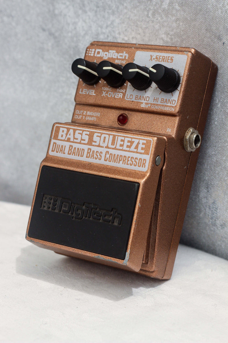 Digitech Bass Squeeze Dual Band Bass Compressor – Topshelf Instruments