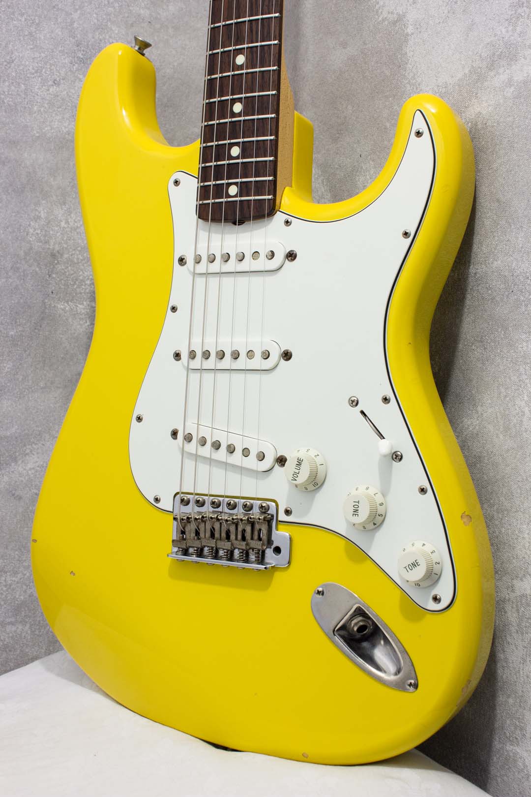 Fender Japan Standard Stratocaster ST-43 Rebel Yellow 1998