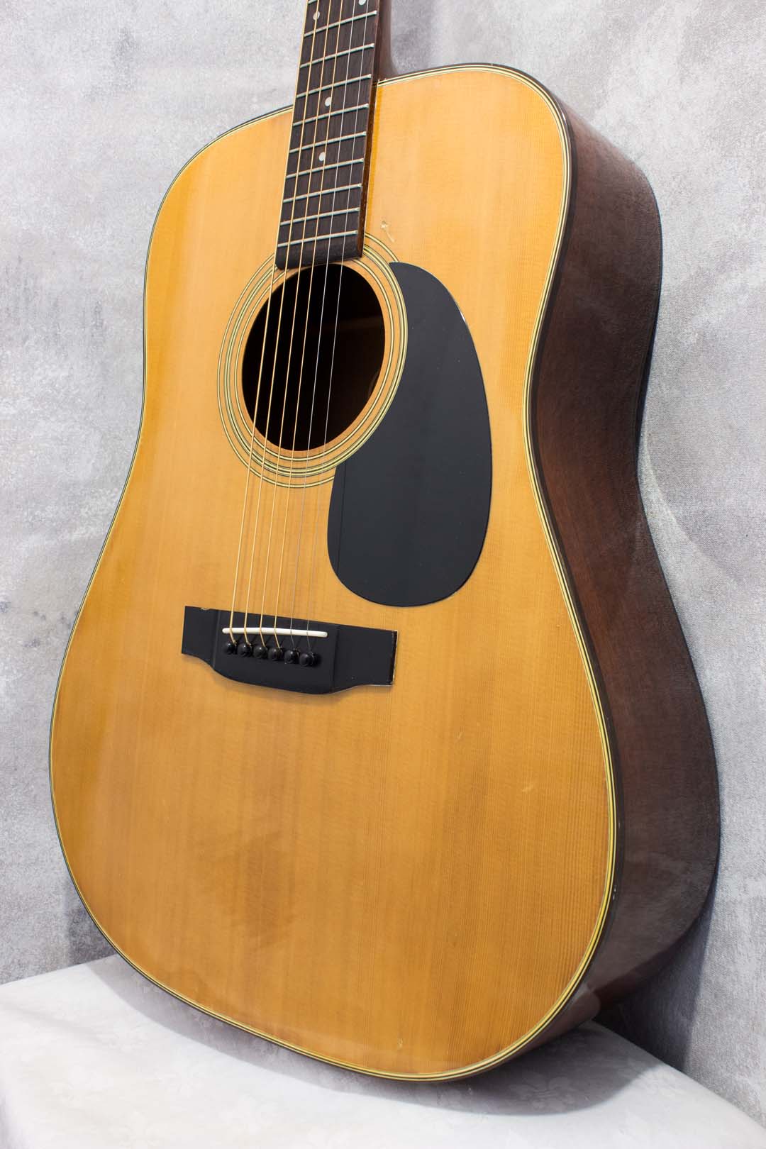 Morris W-18 Dreadnought Acoustic 1980 – Topshelf Instruments