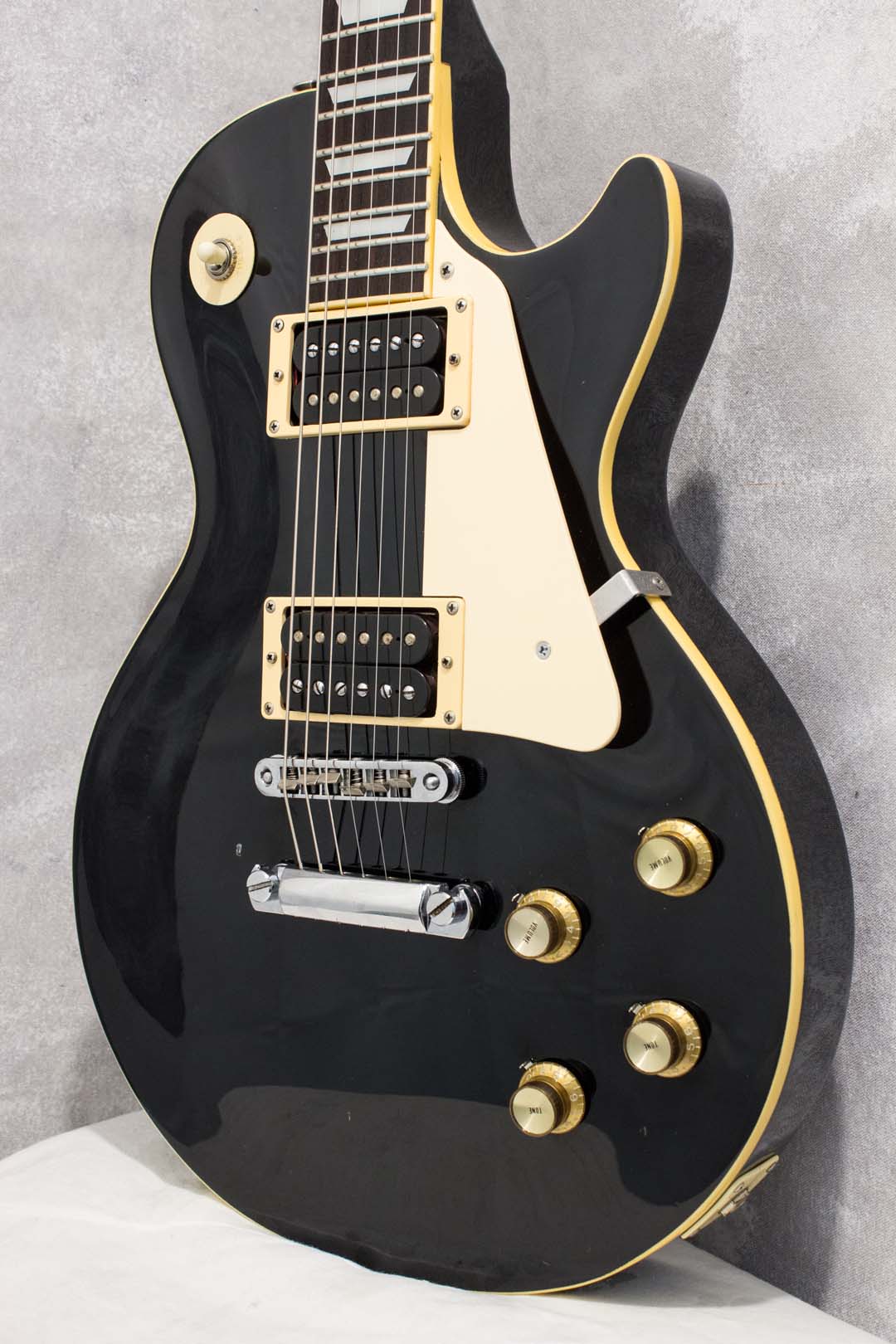 Aria Pro II LS-450 Black 1980 – Topshelf Instruments