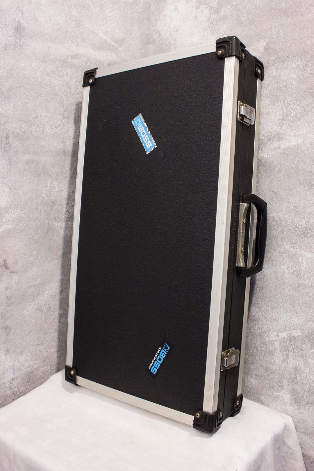 Generic 1980s Pedalboard and Case