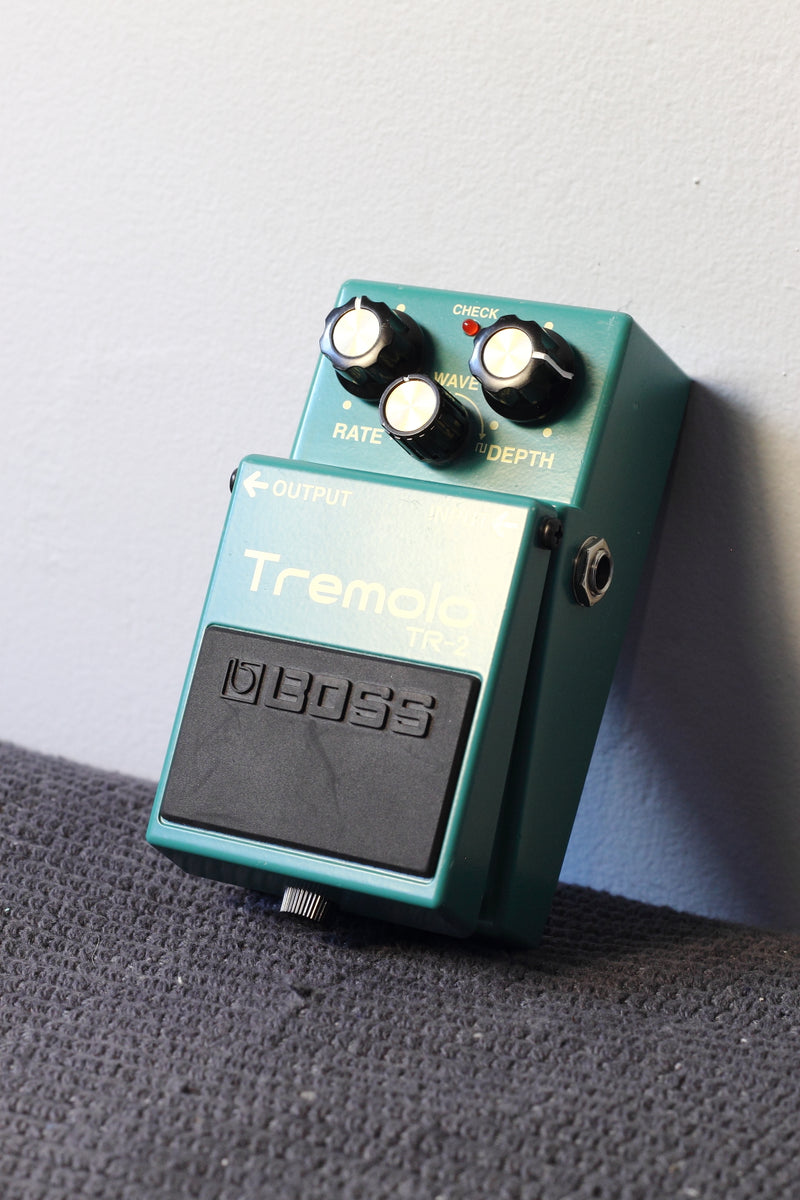 Boss TR-2 Tremolo Pedal – Topshelf Instruments